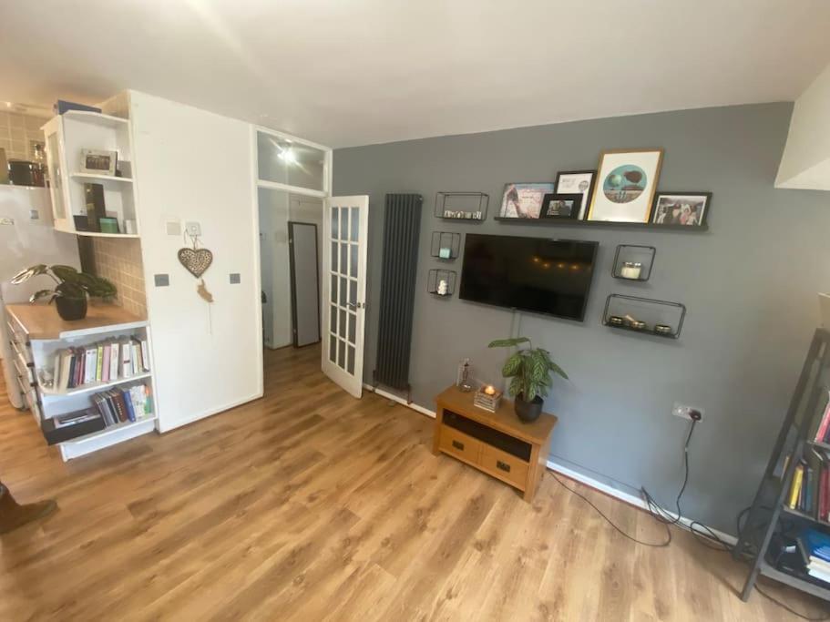 London City Retreat Escape in Oval - Elephant & Castle