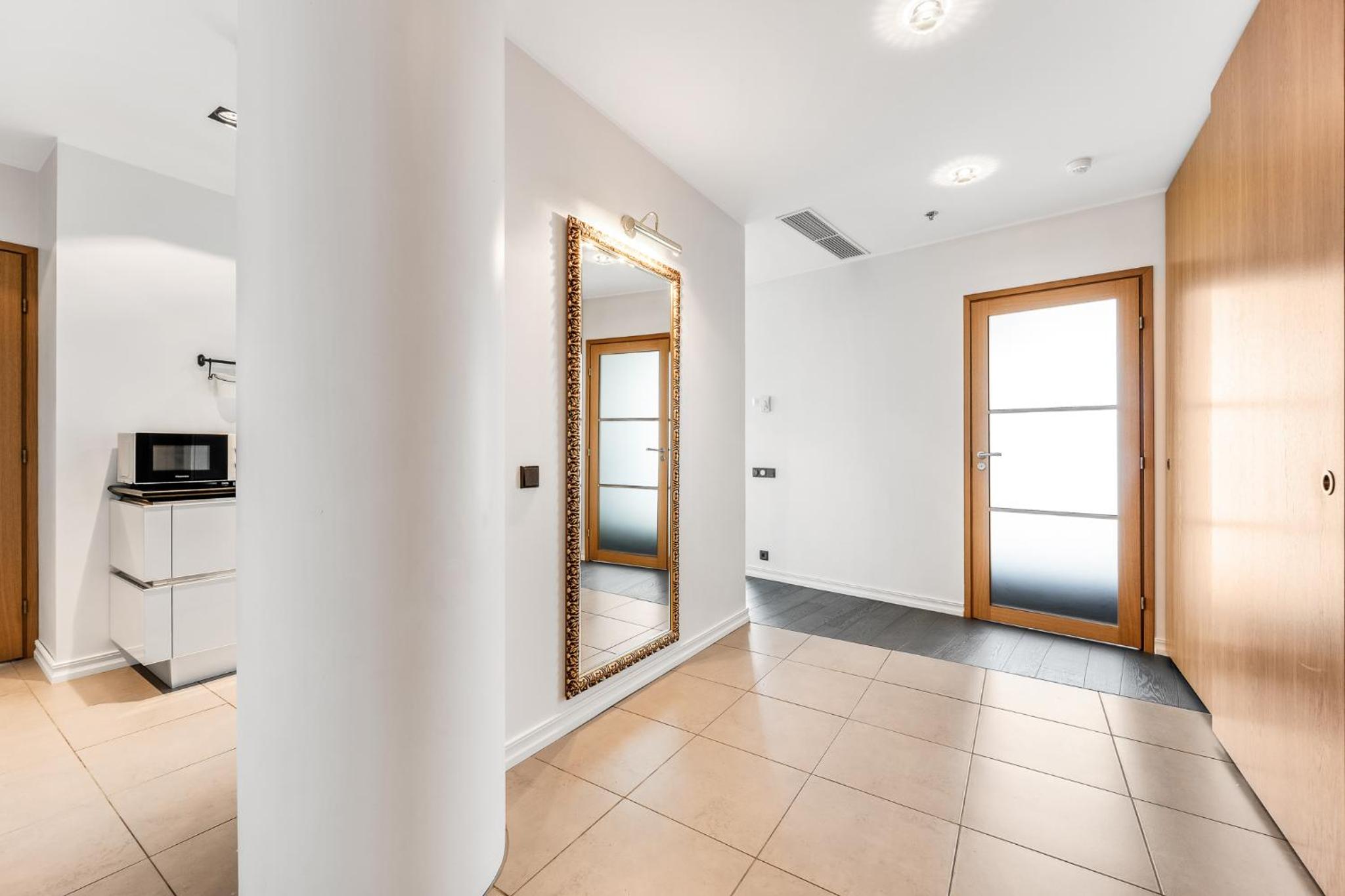 High-Rise Luxury Apartment With Amazing Panoram View in CityCentre