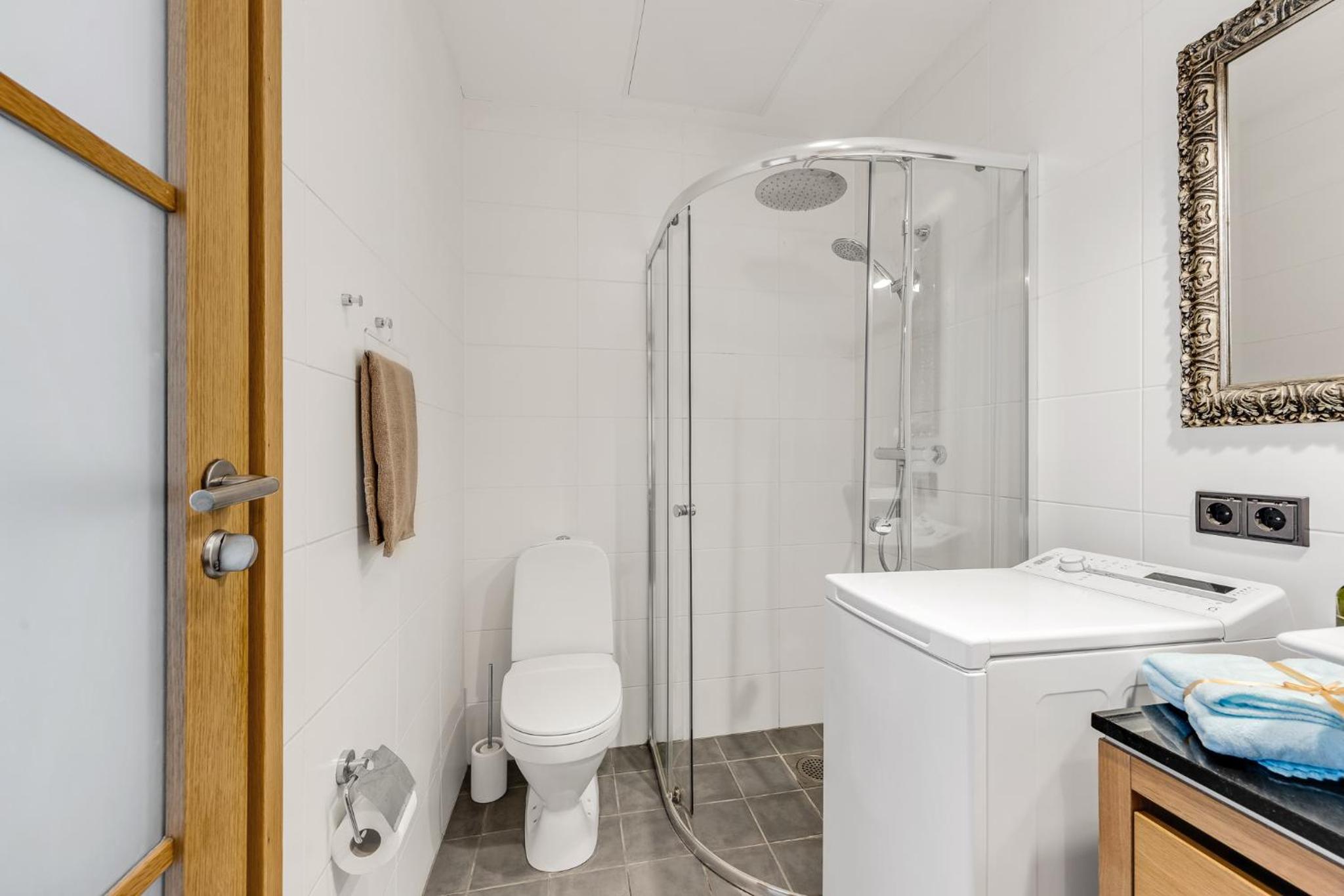 High-Rise Luxury Apartment With Amazing Panoram View in CityCentre