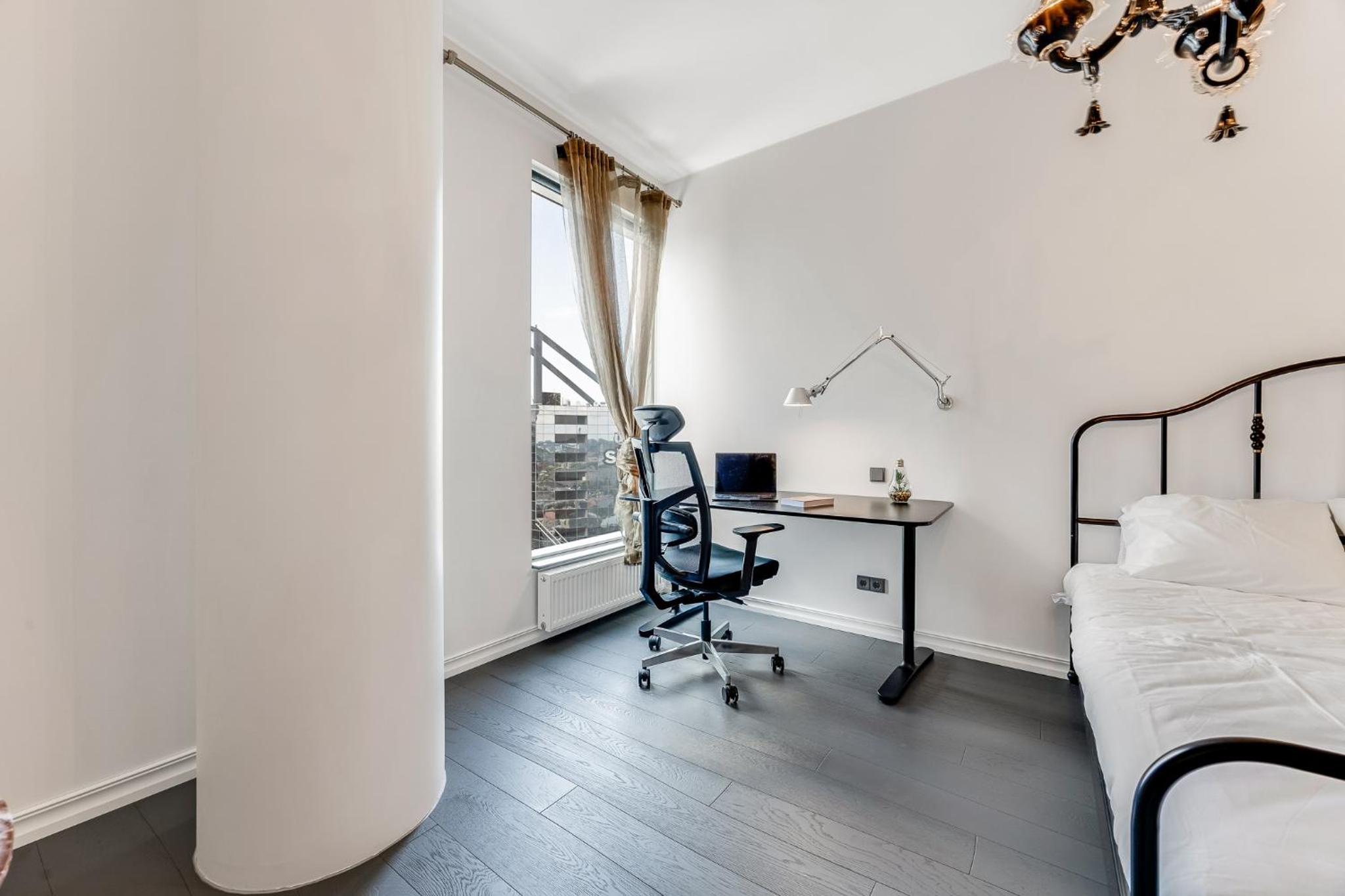 High-Rise Luxury Apartment With Amazing Panoram View in CityCentre