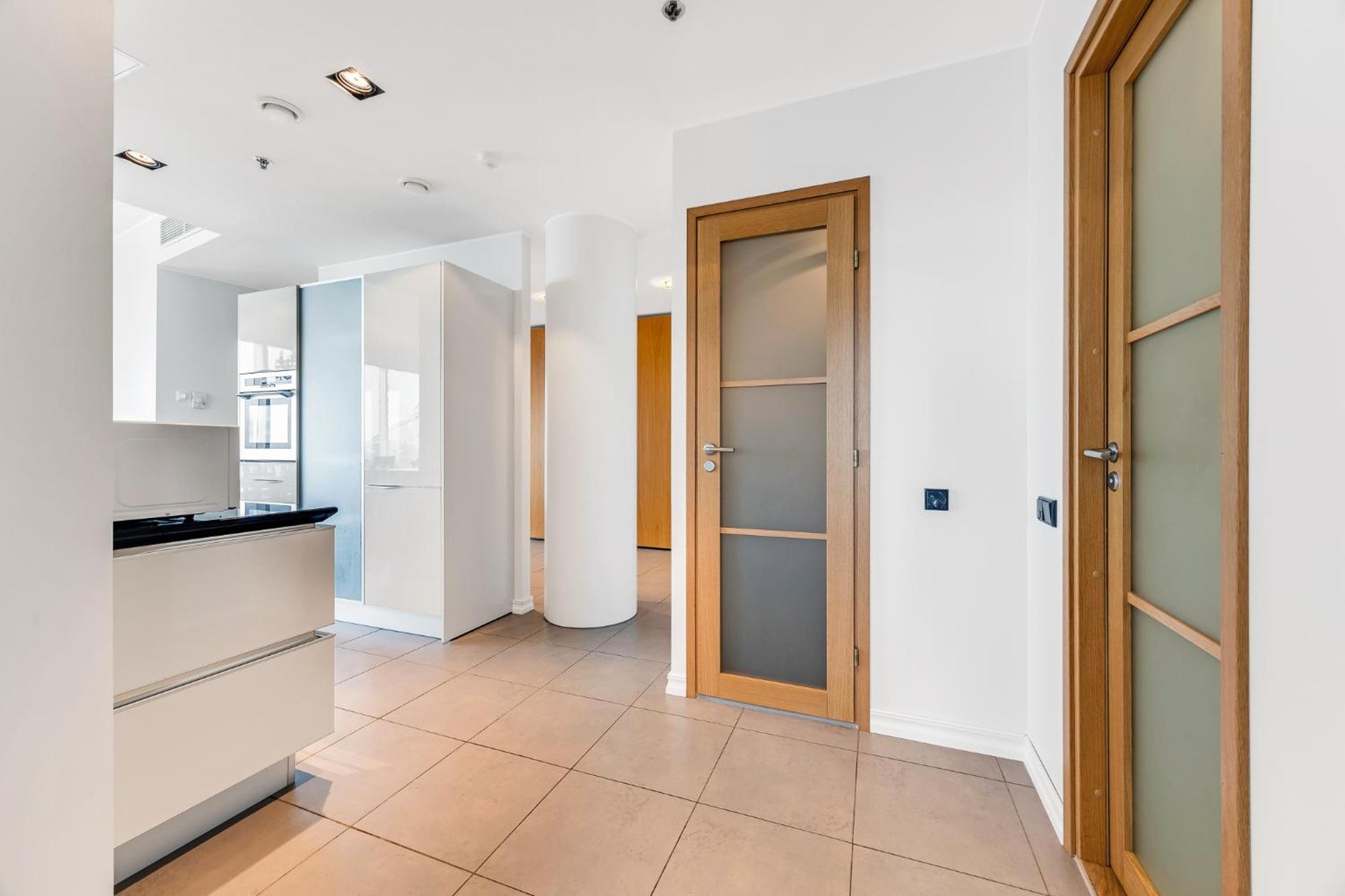 High-Rise Luxury Apartment With Amazing Panoram View in CityCentre