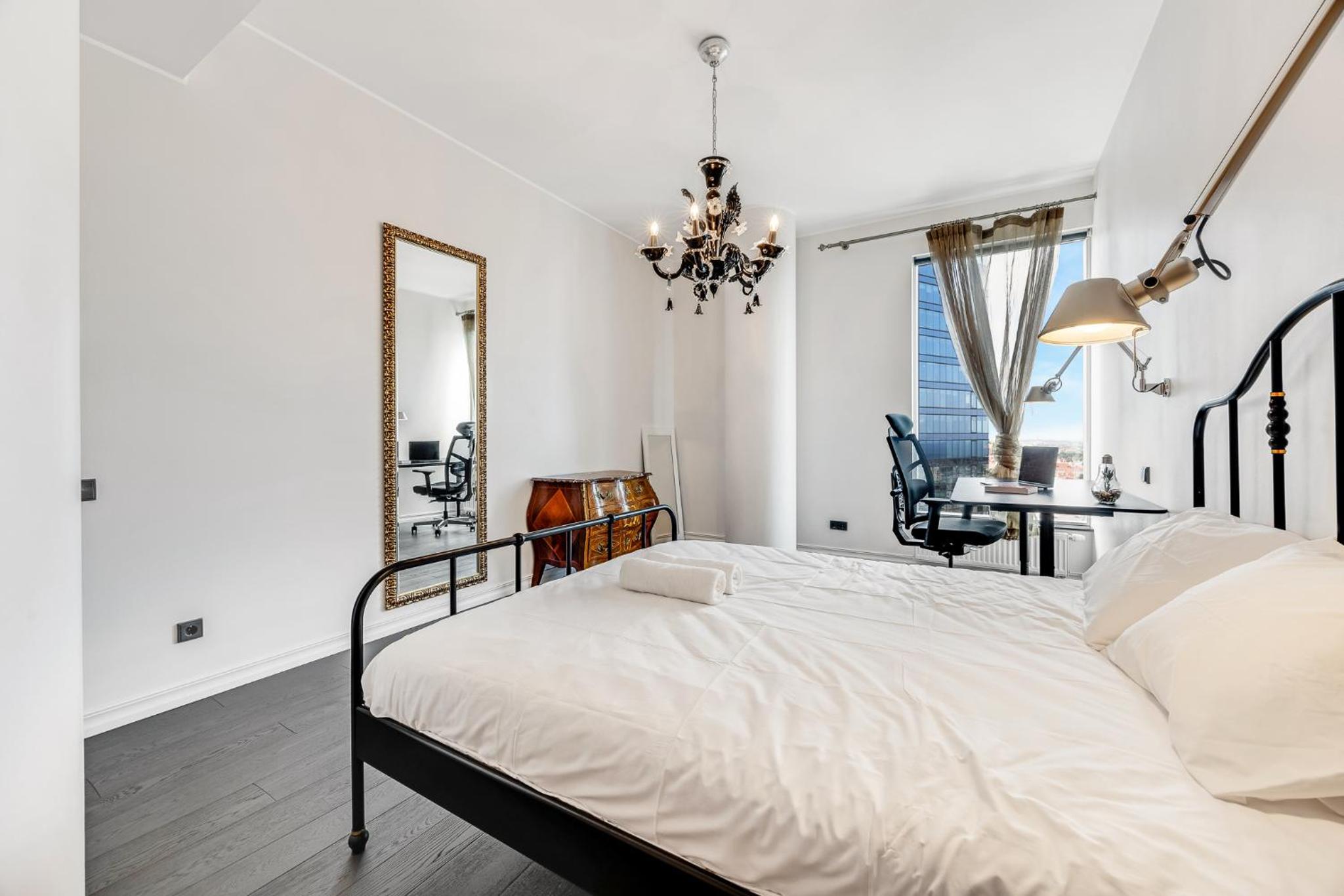 High-Rise Luxury Apartment With Amazing Panoram View in CityCentre