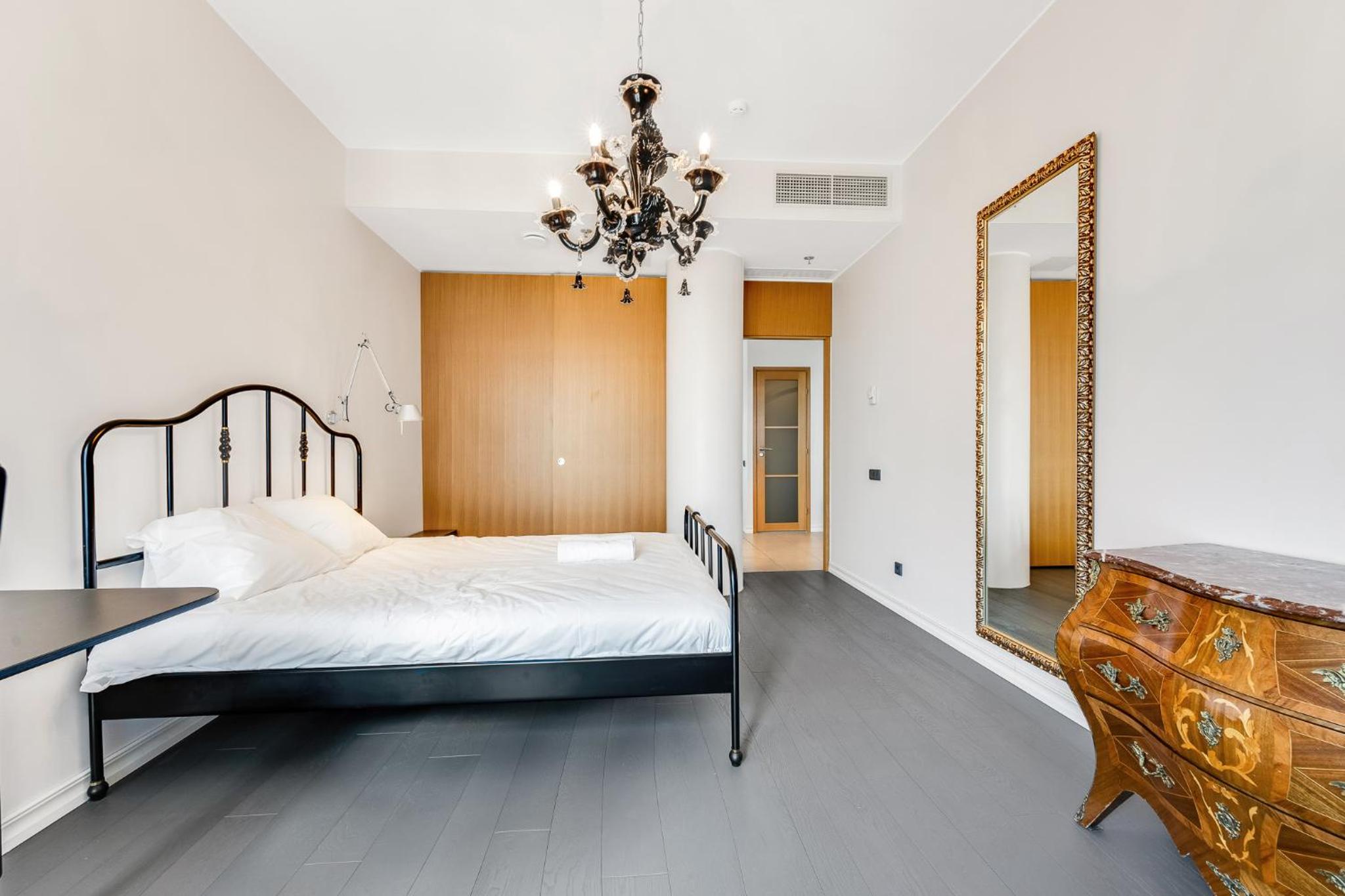 High-Rise Luxury Apartment With Amazing Panoram View in CityCentre