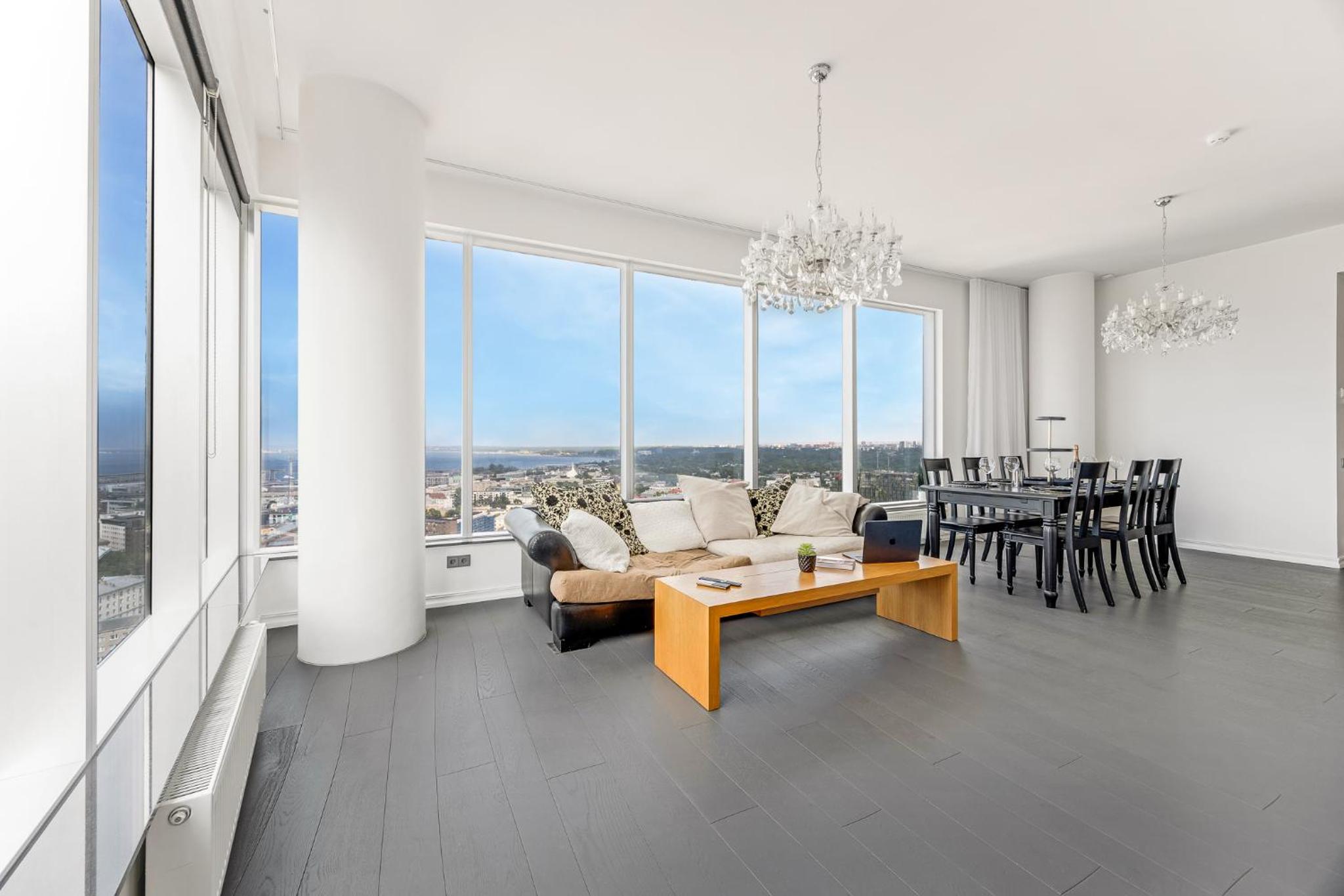 High-Rise Luxury Apartment With Amazing Panoram View in CityCentre