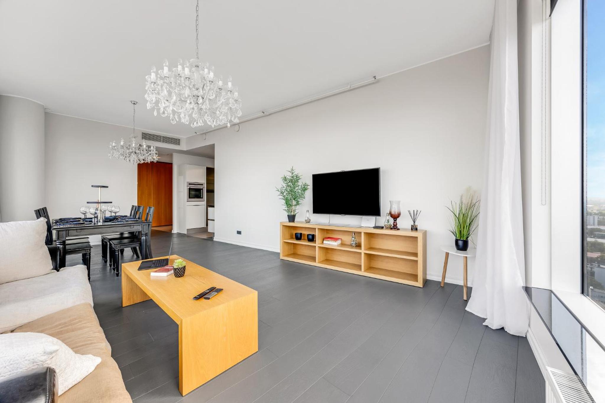 High-Rise Luxury Apartment With Amazing Panoram View in CityCentre