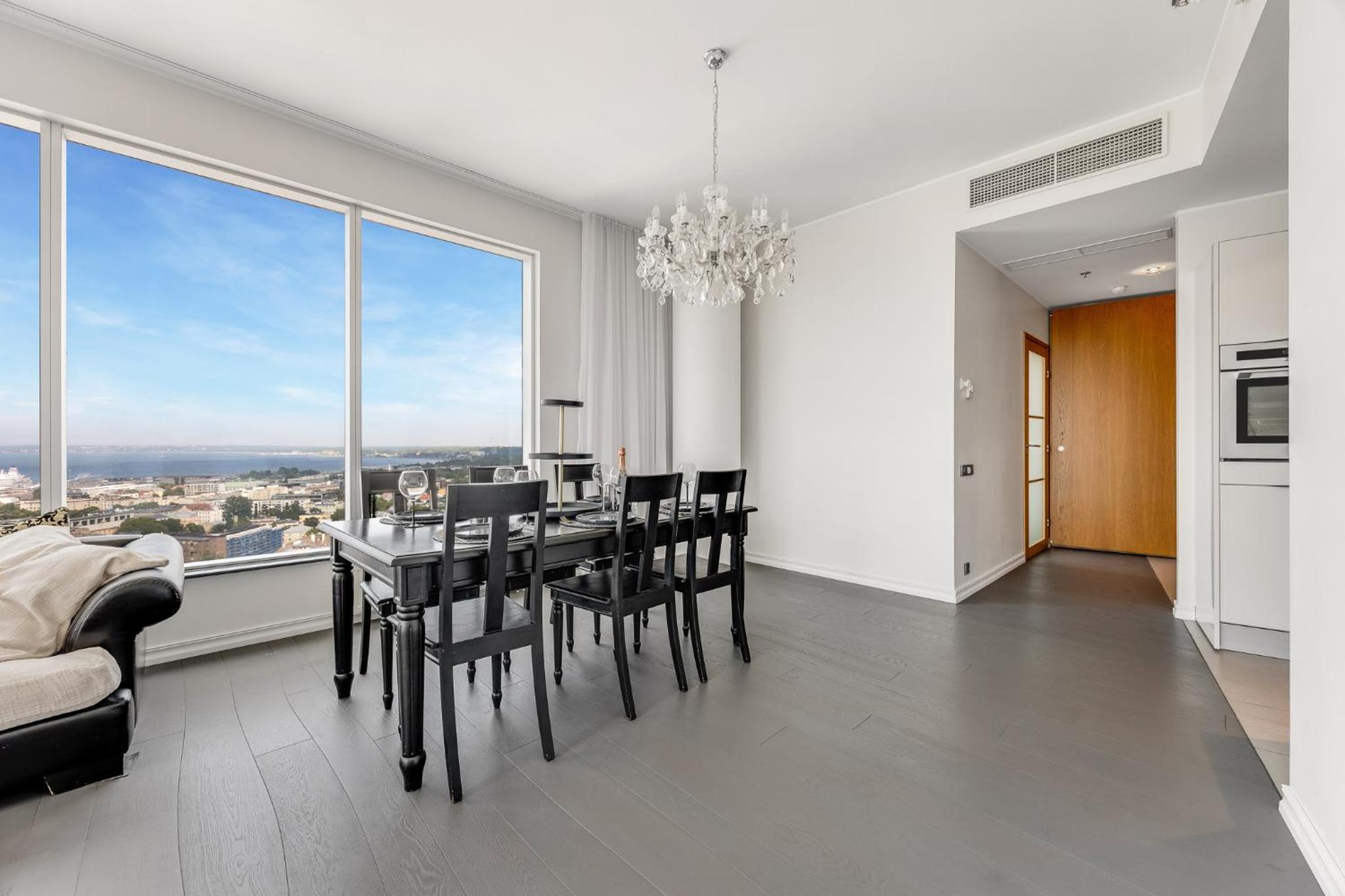 High-Rise Luxury Apartment With Amazing Panoram View in CityCentre