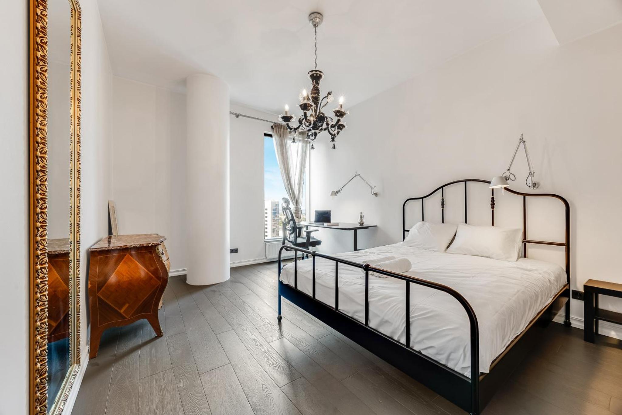 High-Rise Luxury Apartment With Amazing Panoram View in CityCentre