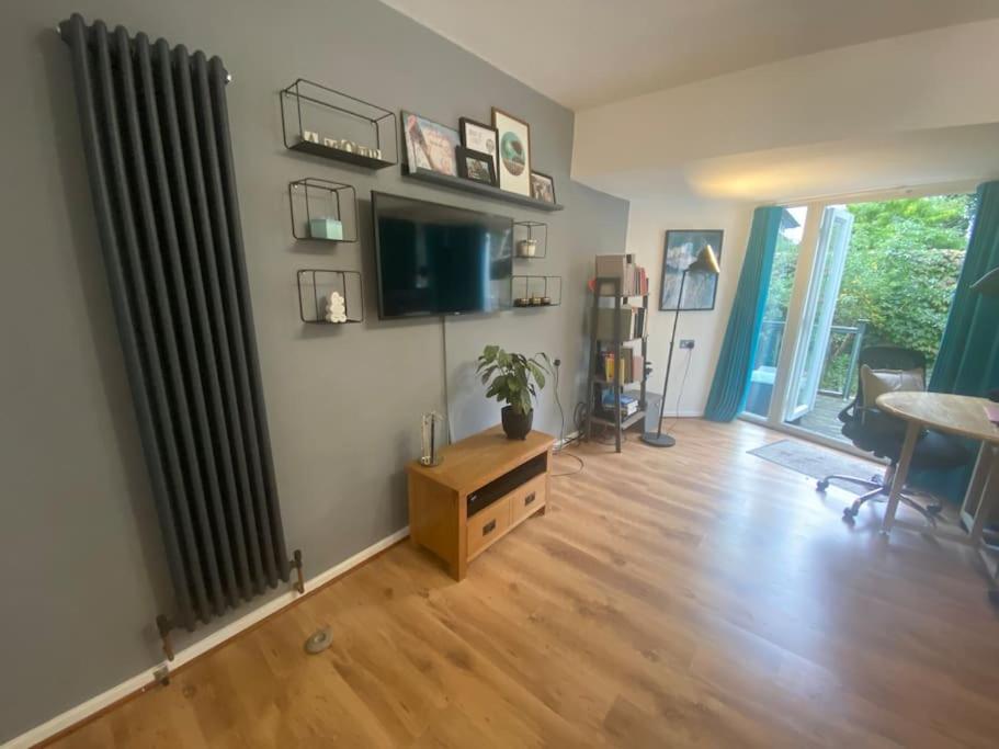 London City Retreat Escape in Oval - Elephant & Castle