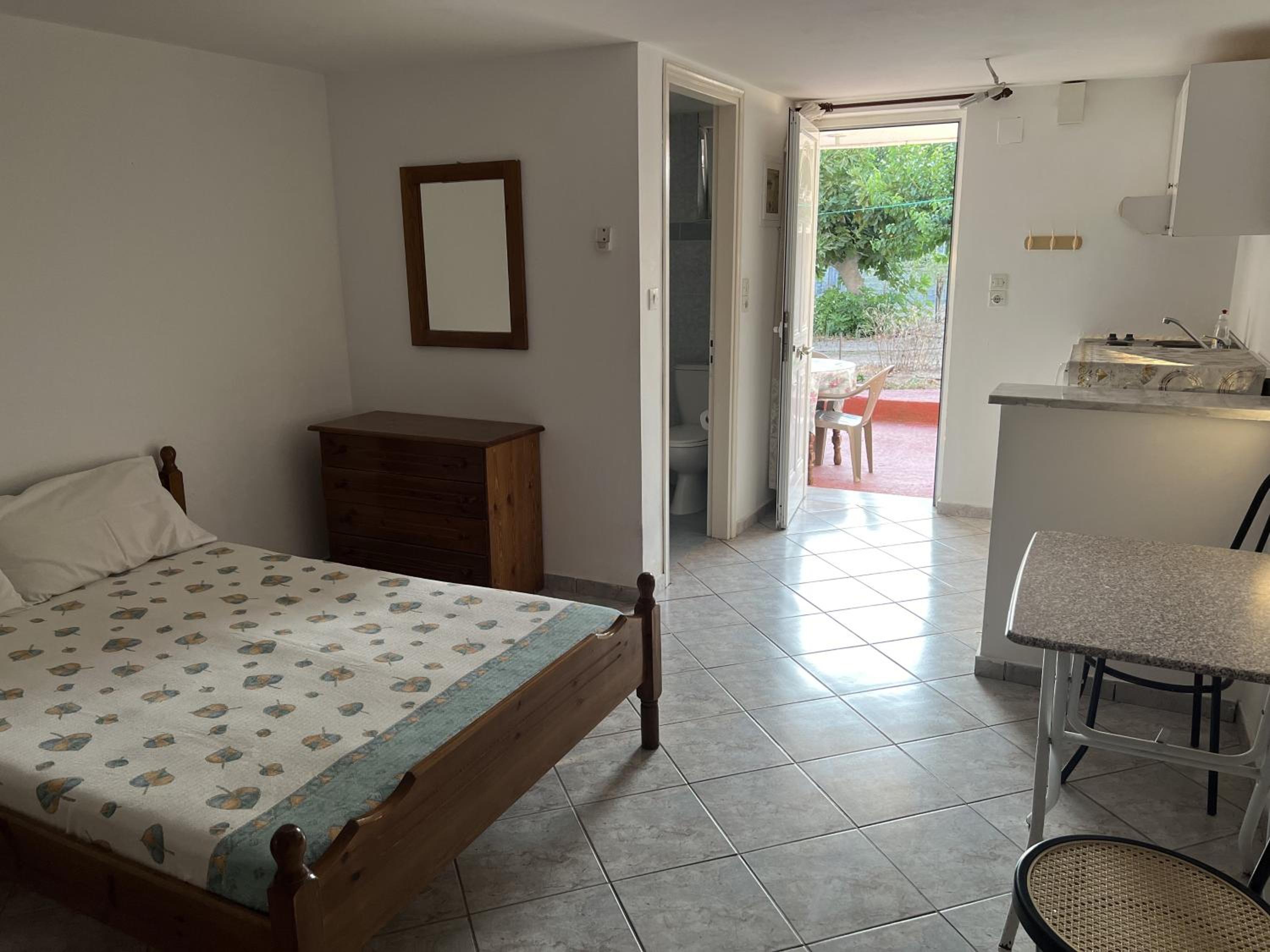 Kakovatos Guest Rooms