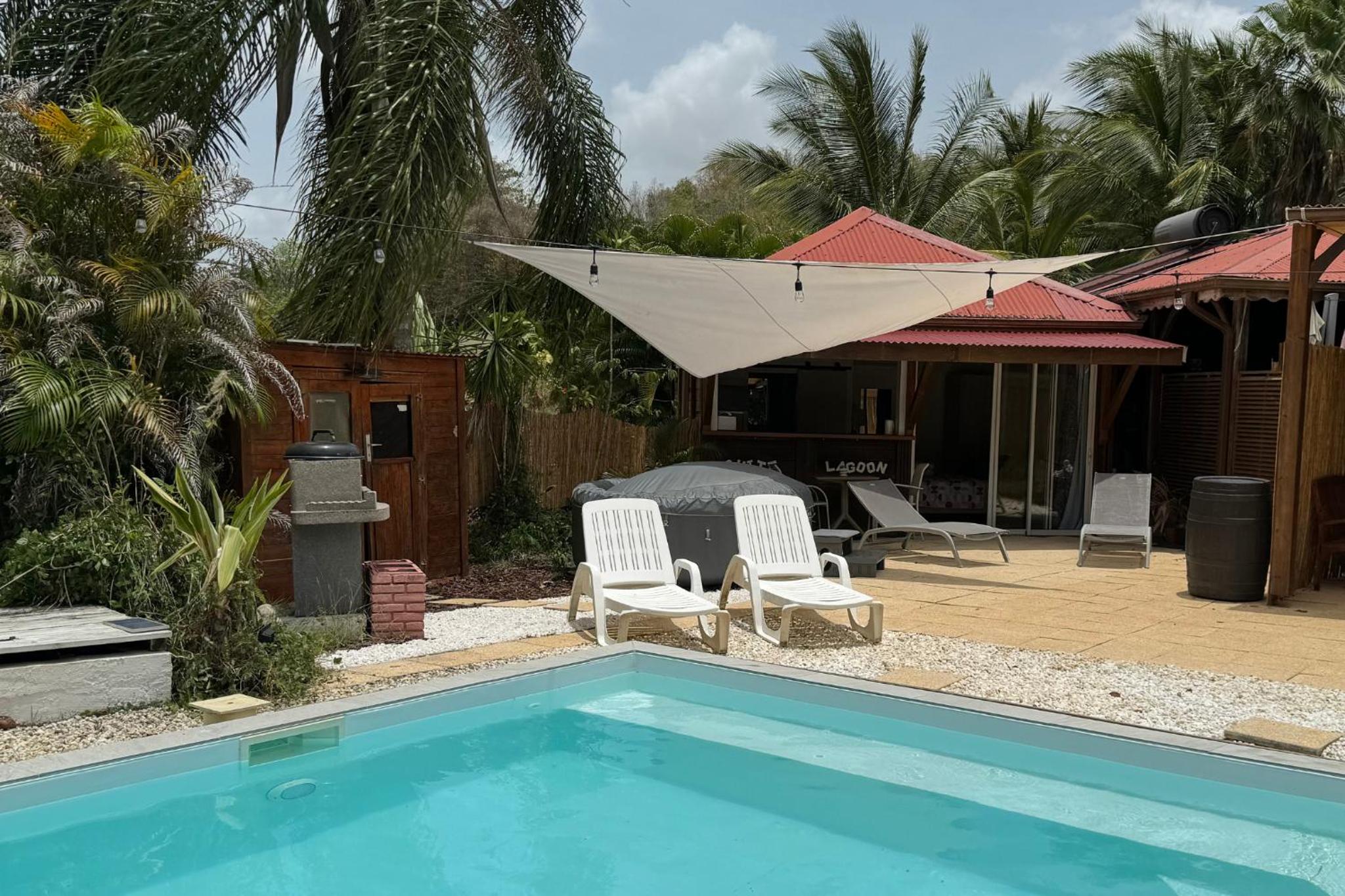 Suite Lagoon climatisée avec piscine, spa privatif