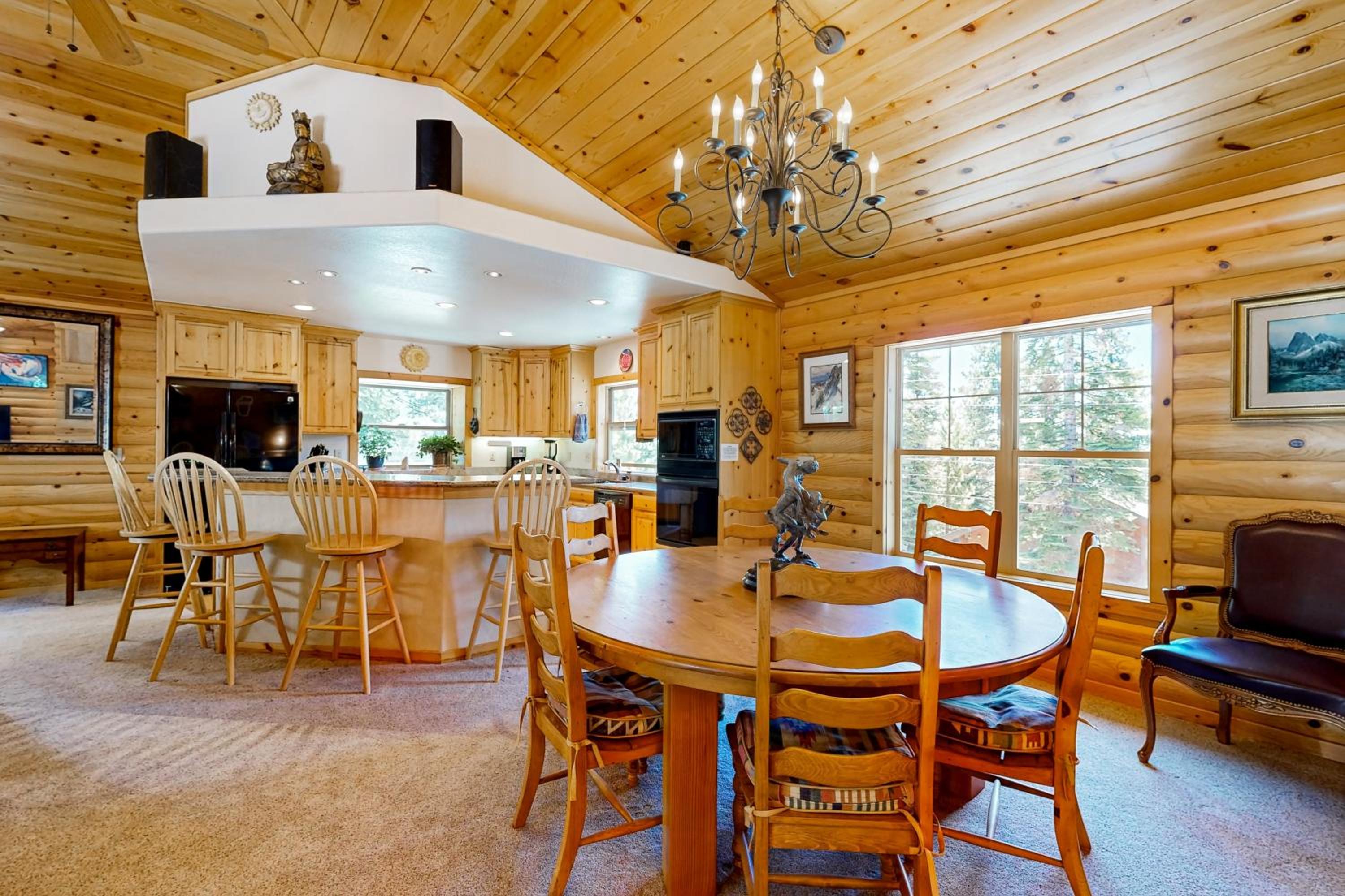 Spacious Deck with Private Hot Tub Kings Beach Gem
