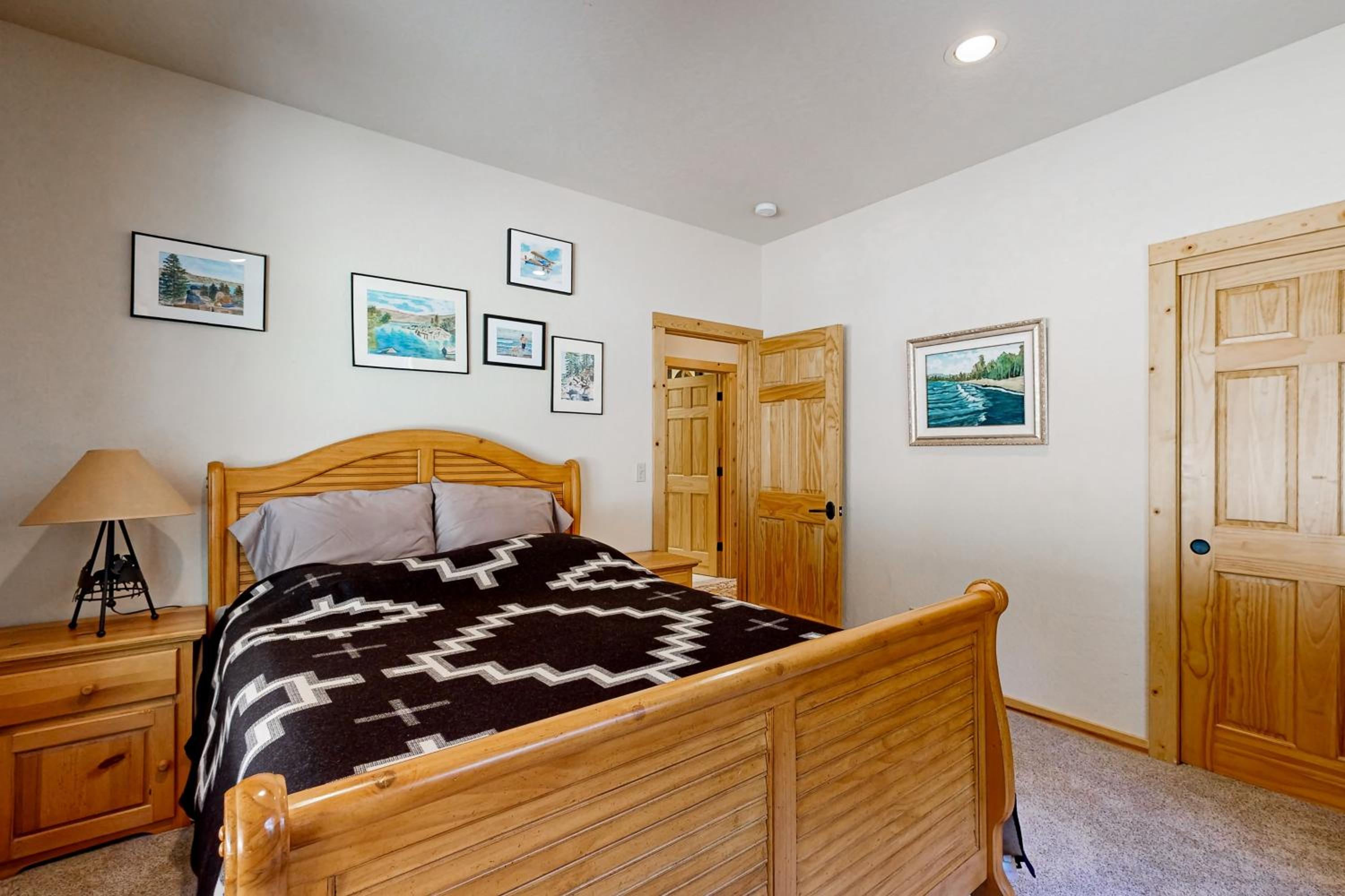 Spacious Deck with Private Hot Tub Kings Beach Gem