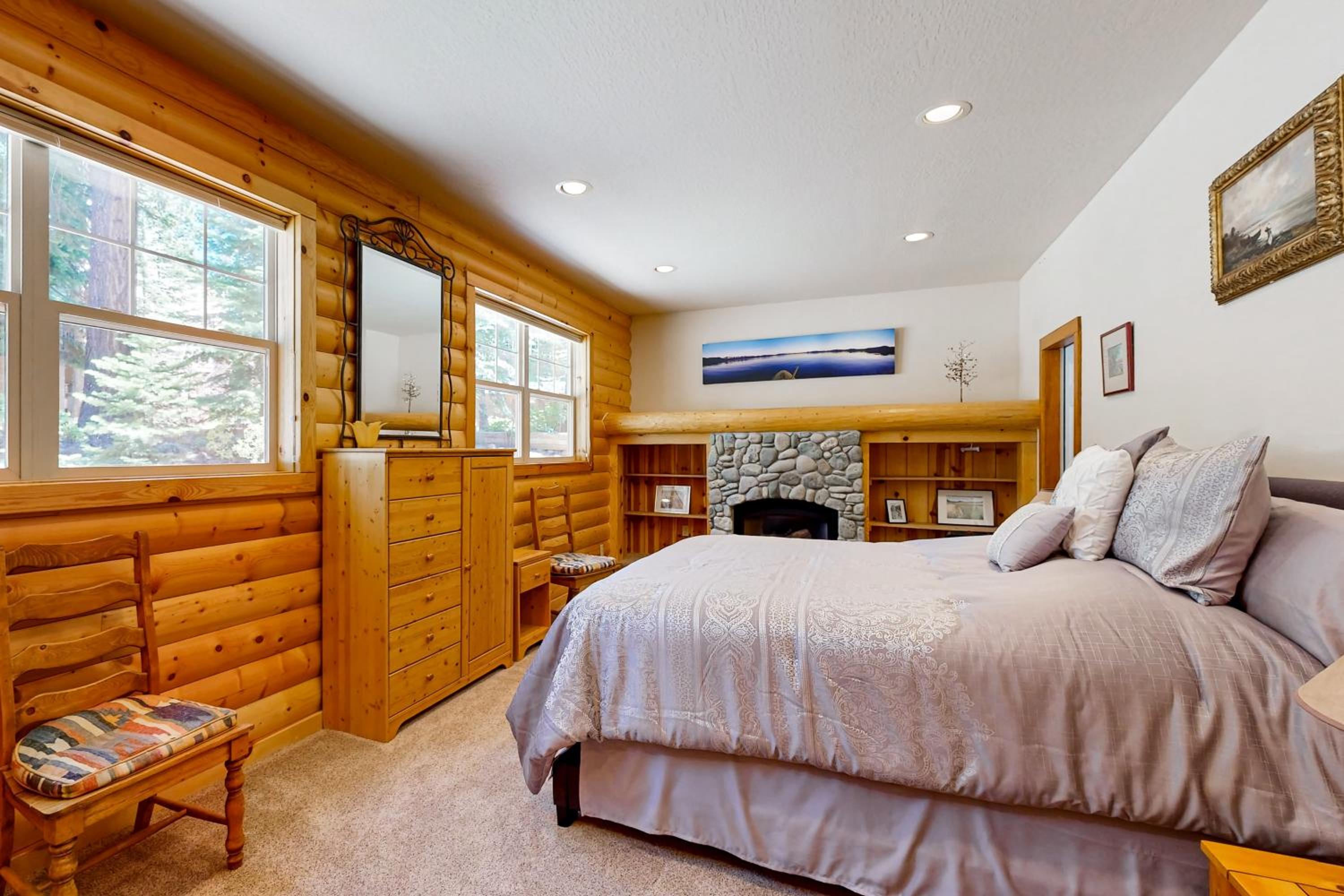 Spacious Deck with Private Hot Tub Kings Beach Gem