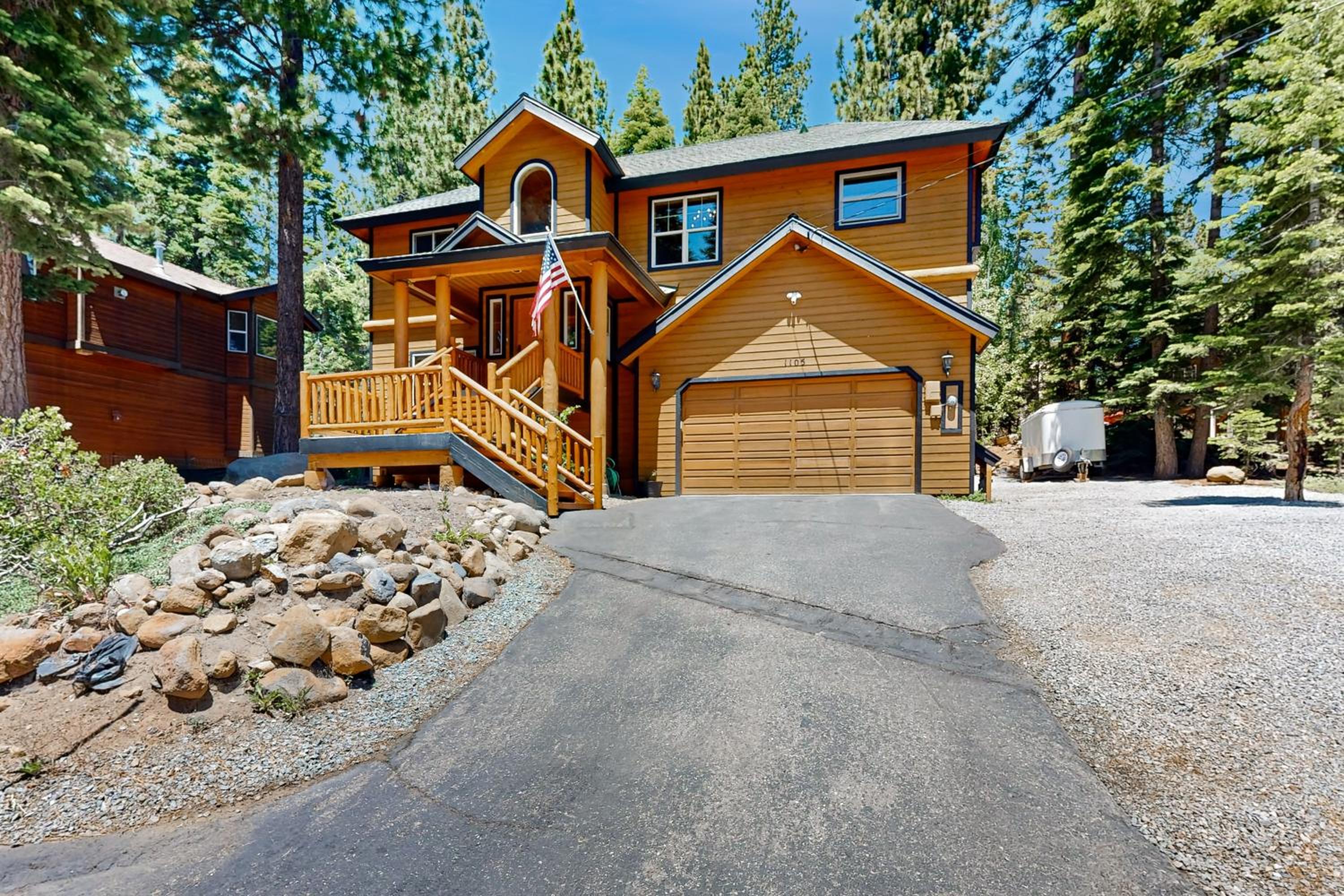 Spacious Deck with Private Hot Tub Kings Beach Gem