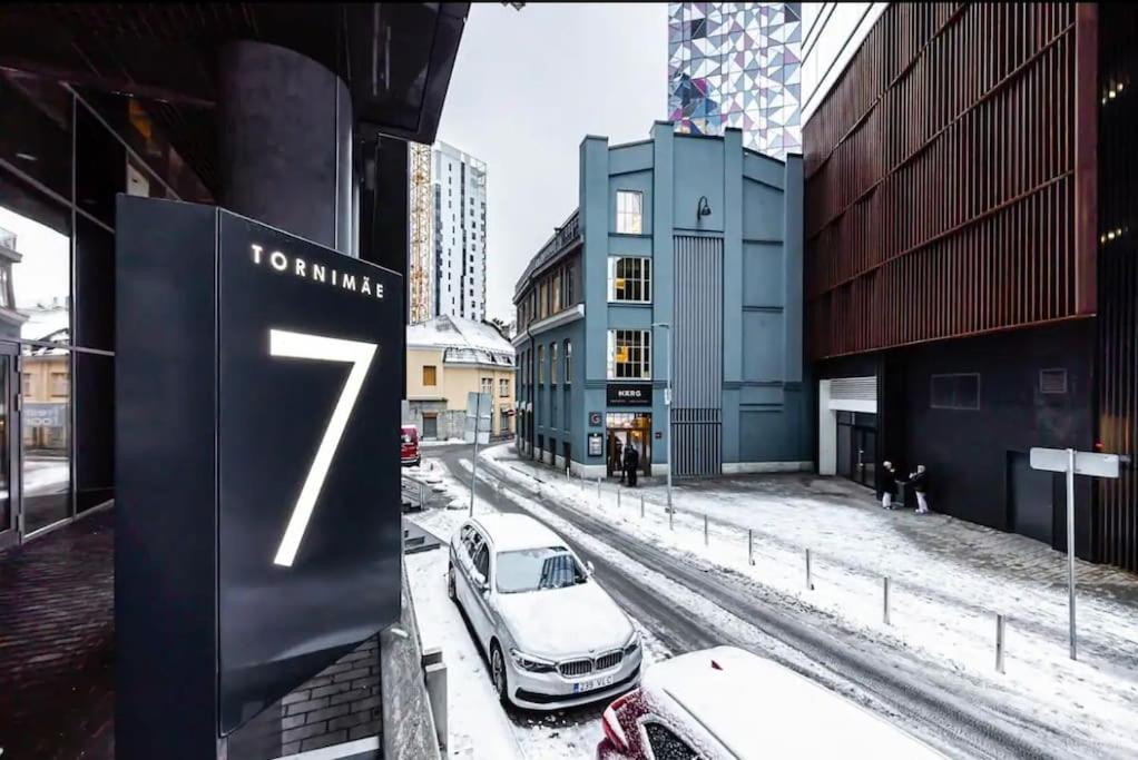 High-Rise Luxury Apartment With Amazing Panoram View in CityCentre