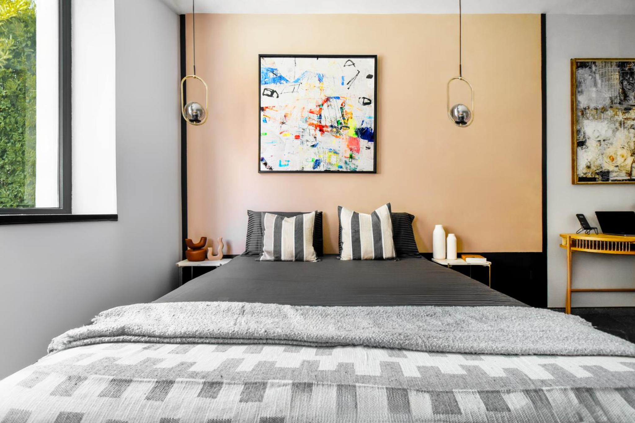 Duplex - Main Street Area - AC - Netflix - Desk