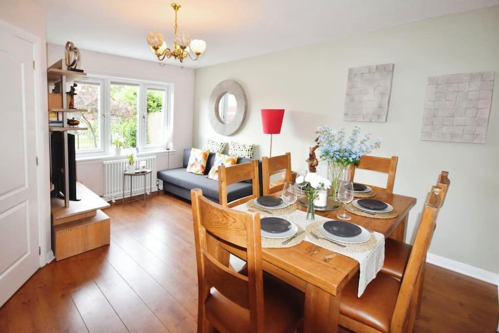 Modern house near Glasgow 3bdr view 4
