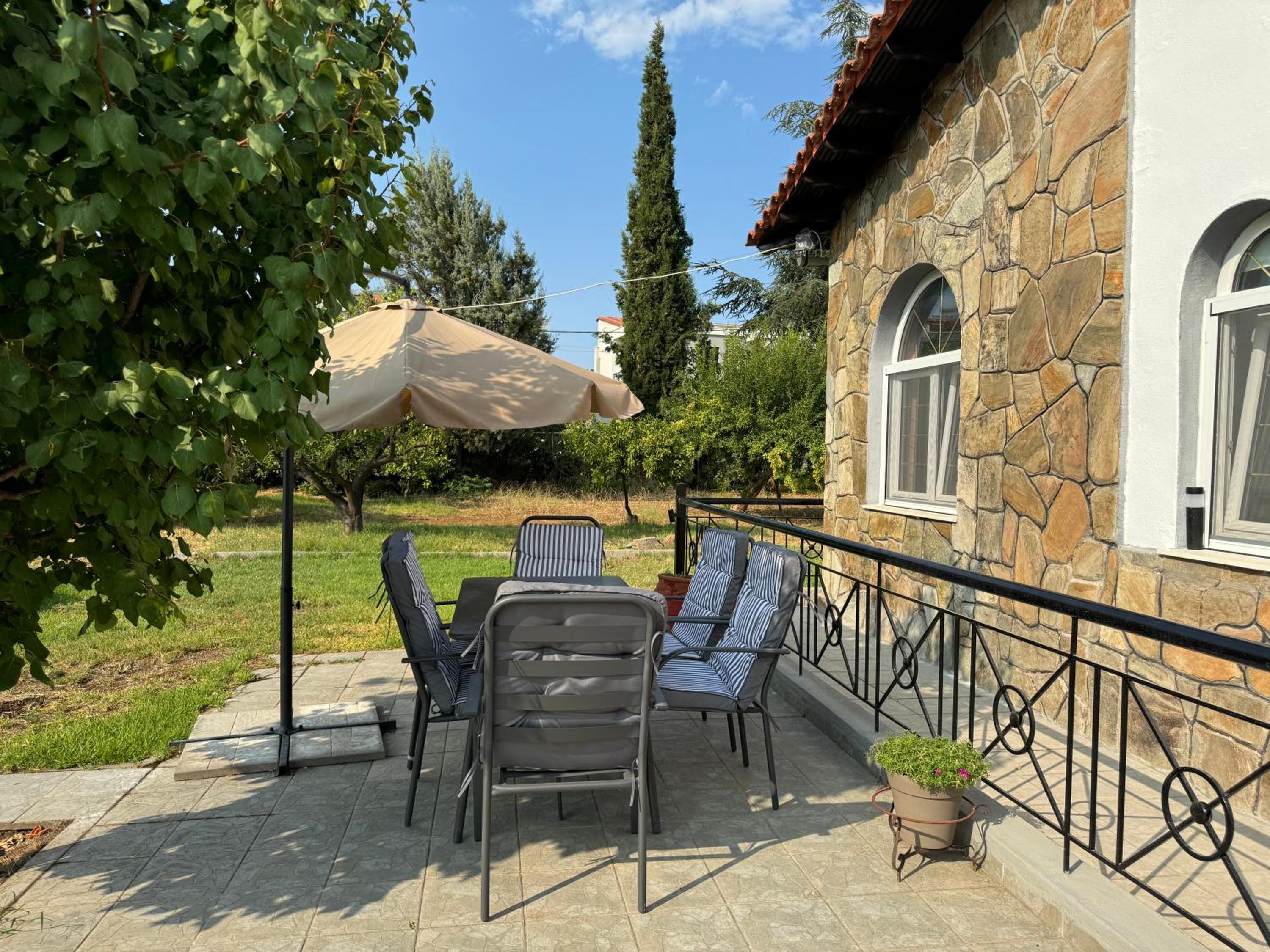 Nikiti Cottage House