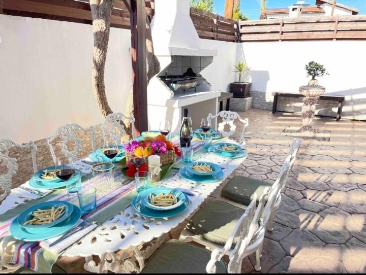 Nissi Farytail pool and Sea view