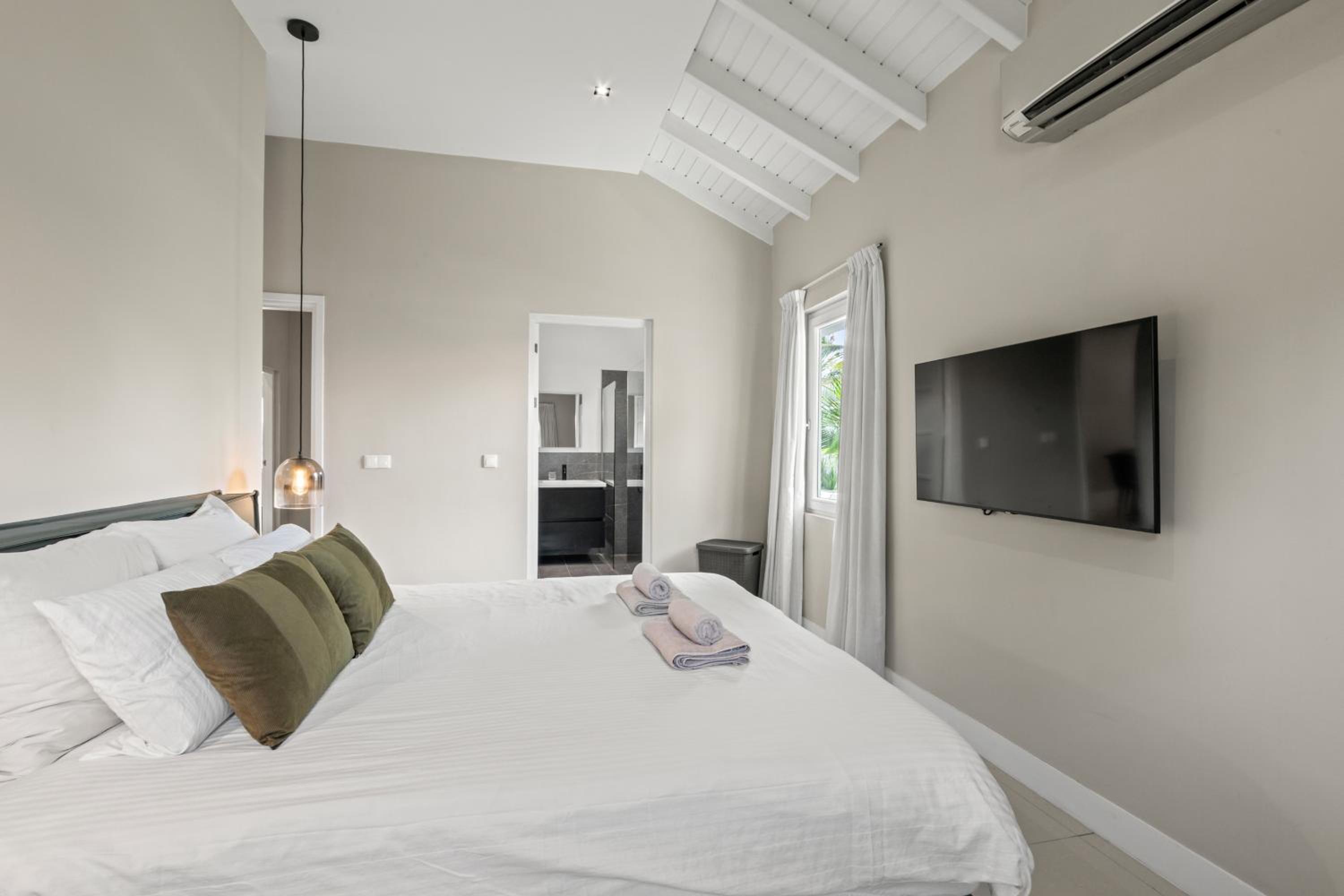 Exclusive Villa - Private Pool - Vredenberg Village
