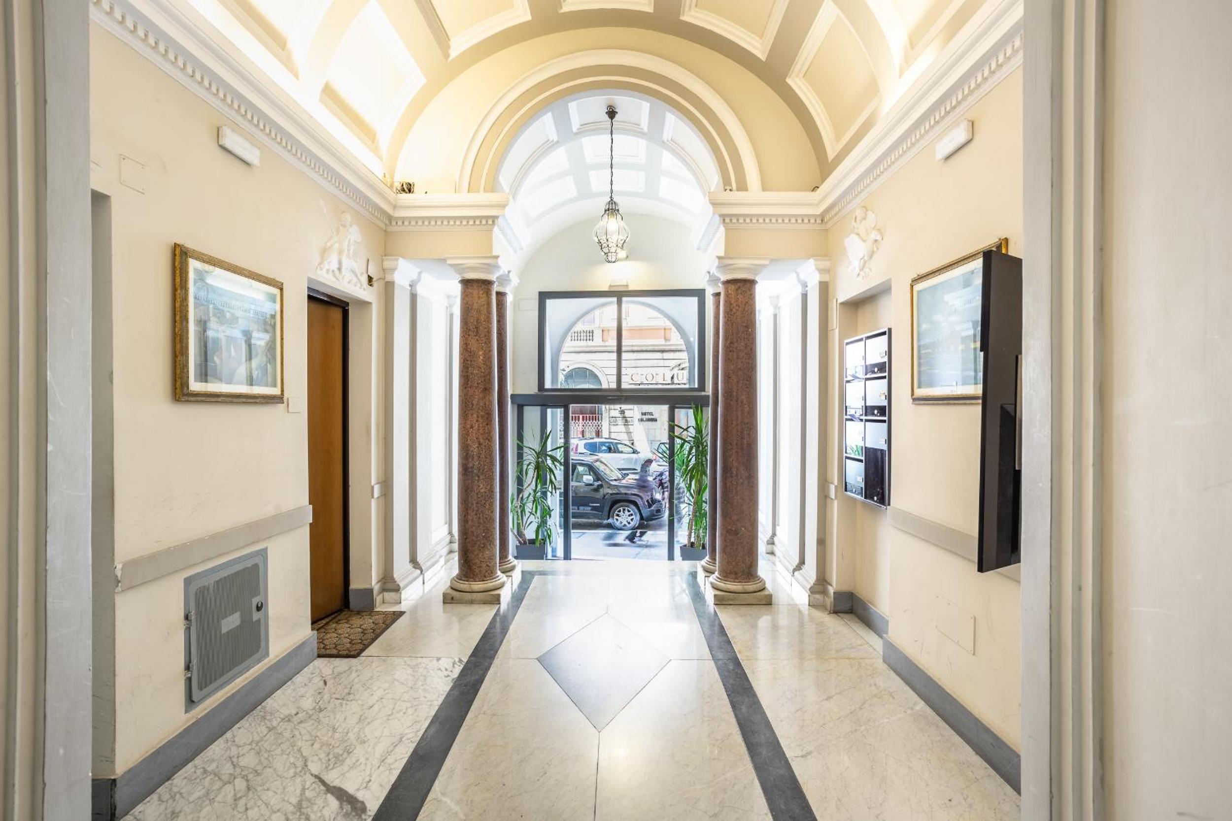 Opera Theater Relais