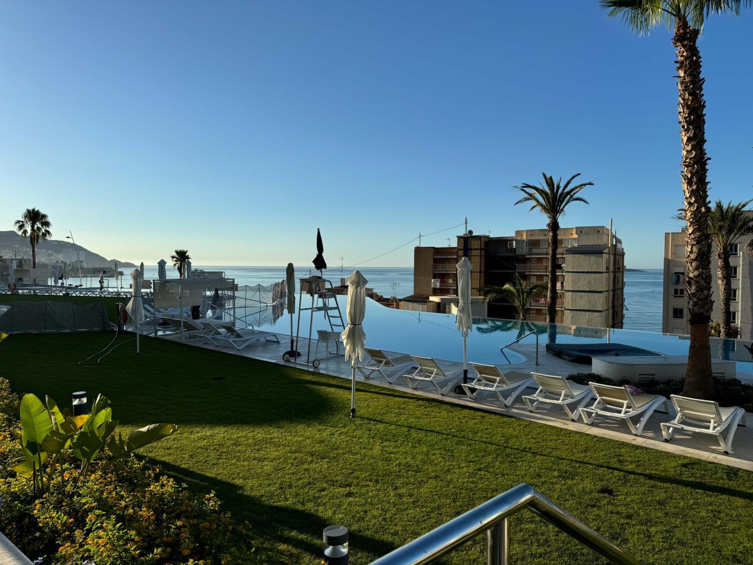 Sunset Cliffs Terra Gold apartment