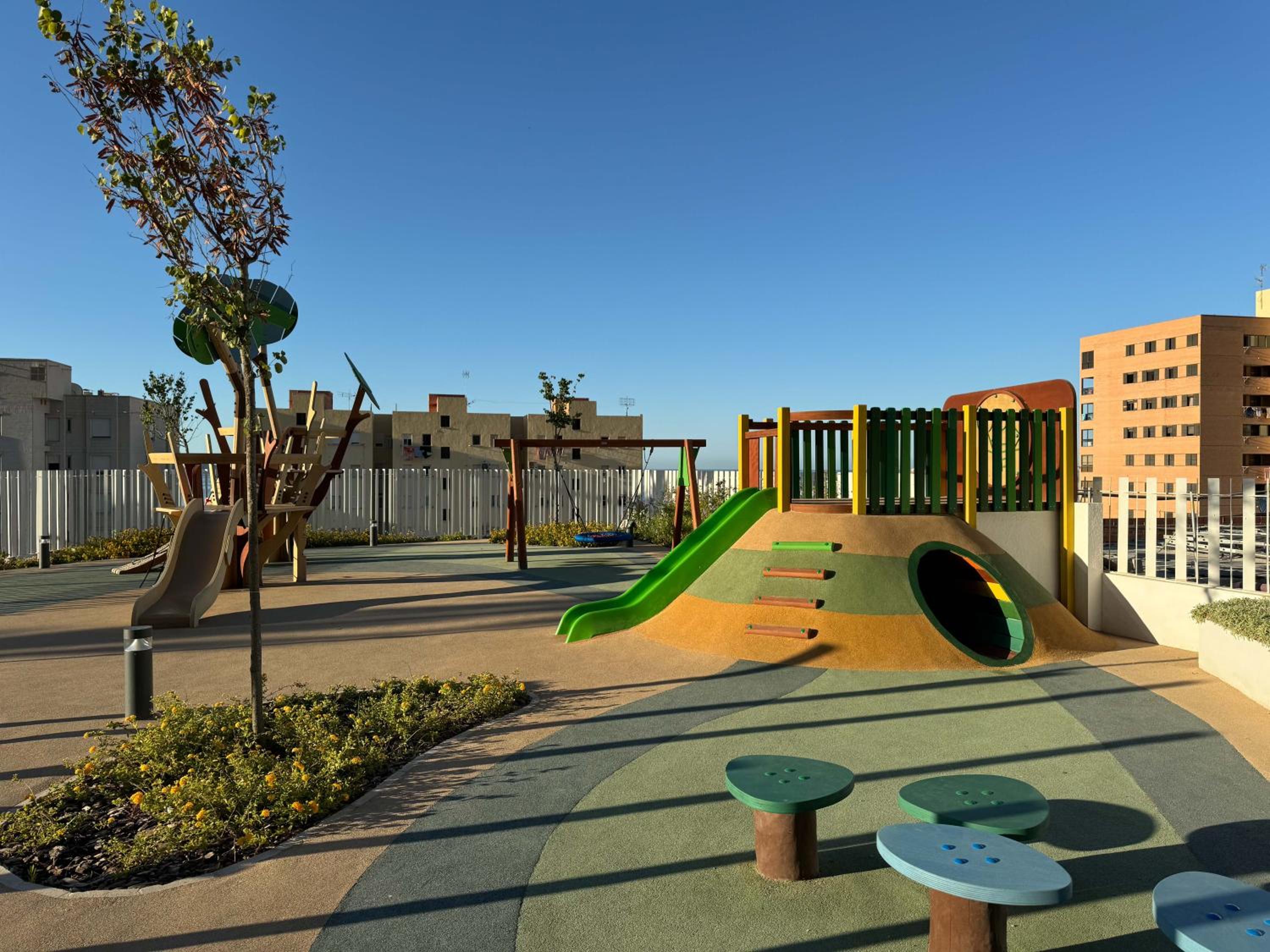 Sunset Cliffs Terra Gold apartment