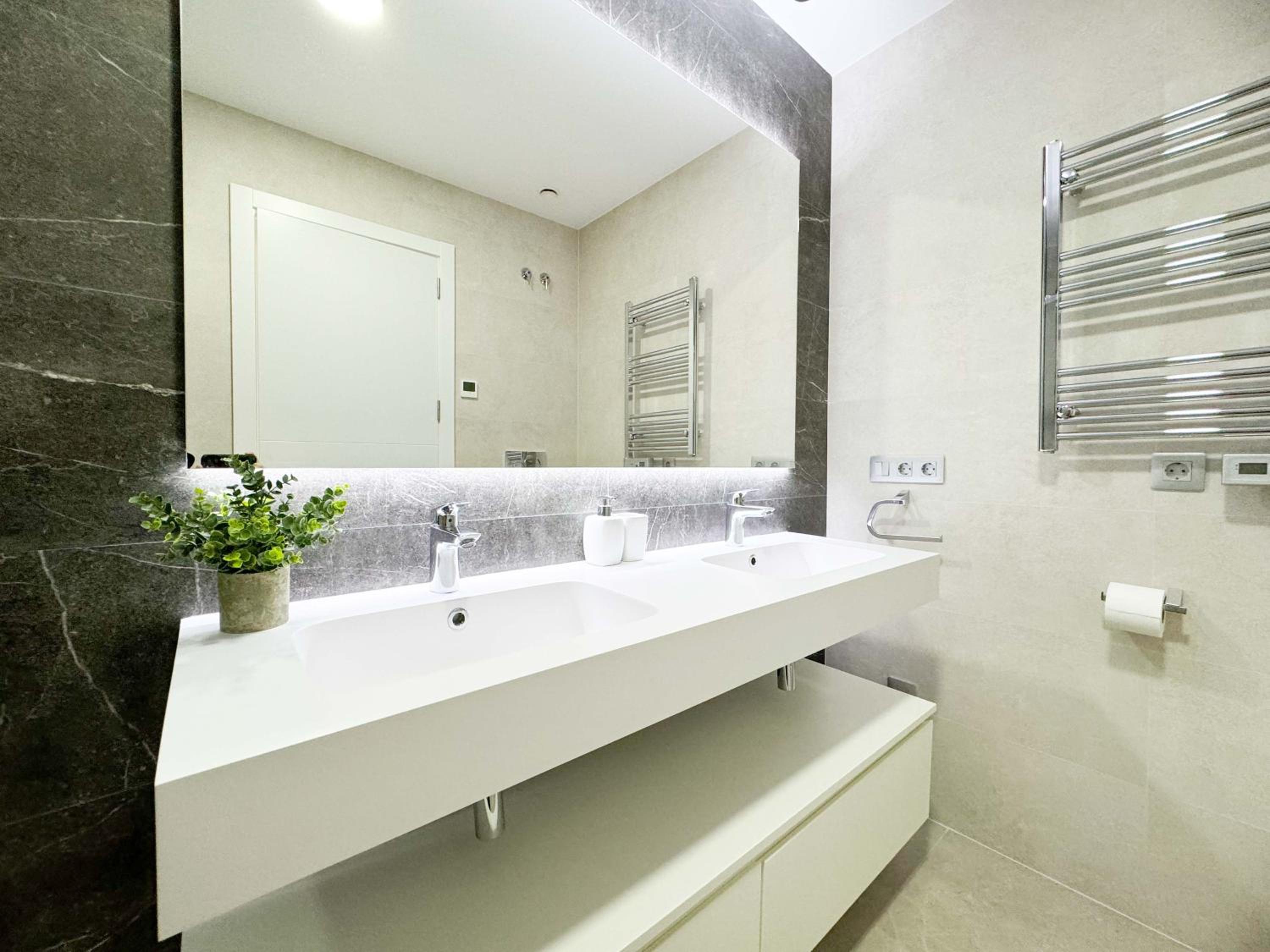 Sunset Cliffs Terra Gold apartment