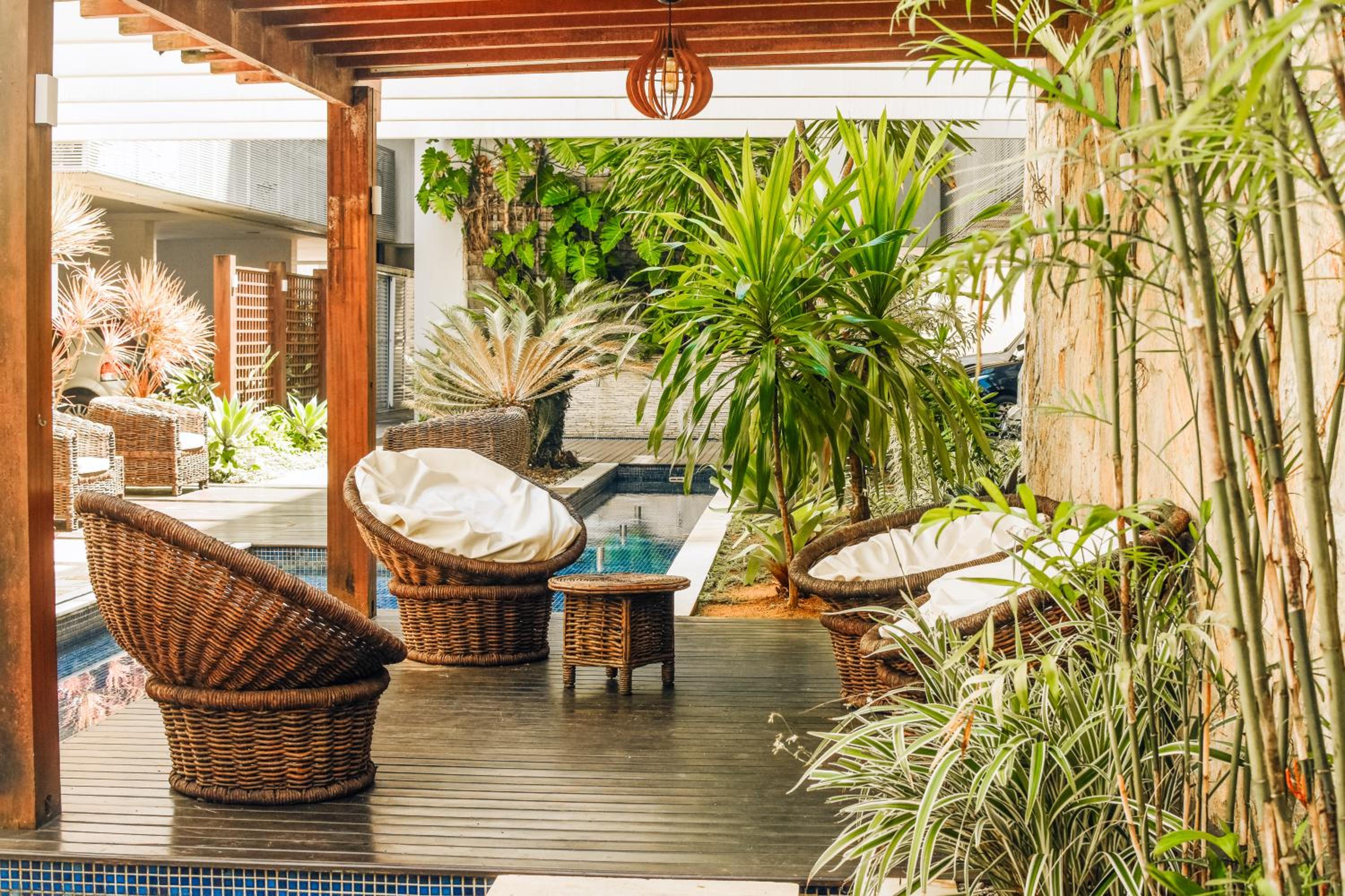 Lindo Apto, Prédio beira mar c/ Piscina e Hidro