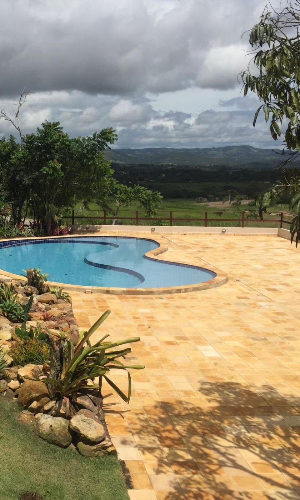 Flat Condomínio Topo da Montanha 508 fica a 5 kmdo centro