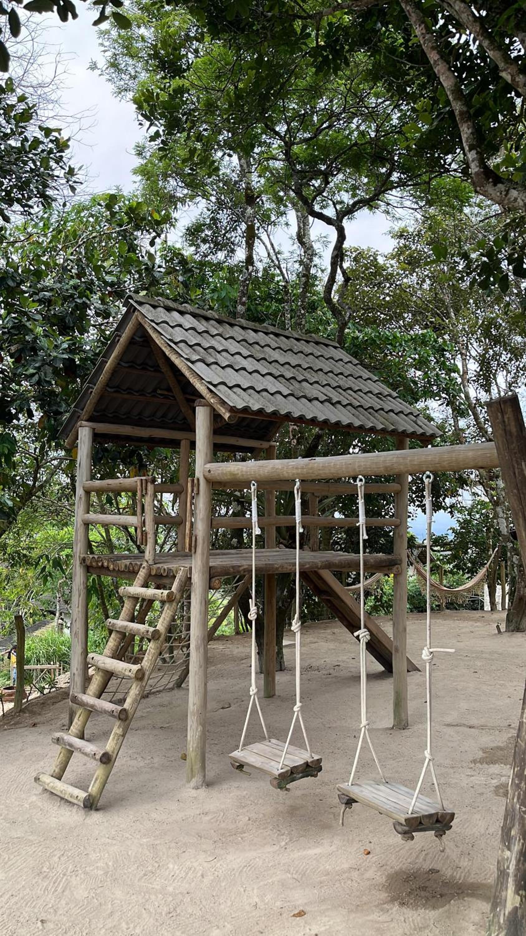 Flat Condomínio Topo da Montanha 508 fica a 5 kmdo centro
