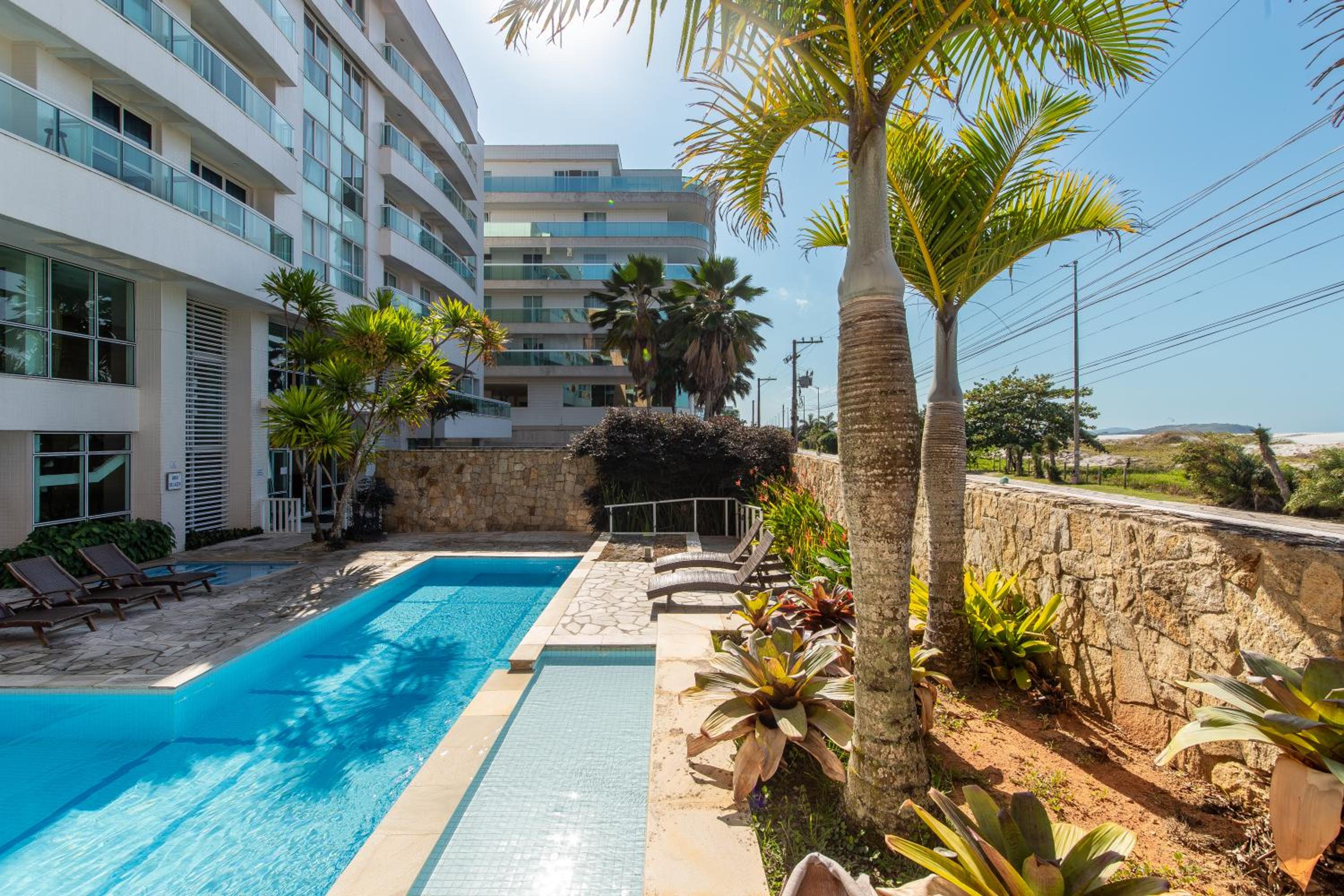 Lindo Apto, Prédio beira mar c/ Piscina e Hidro