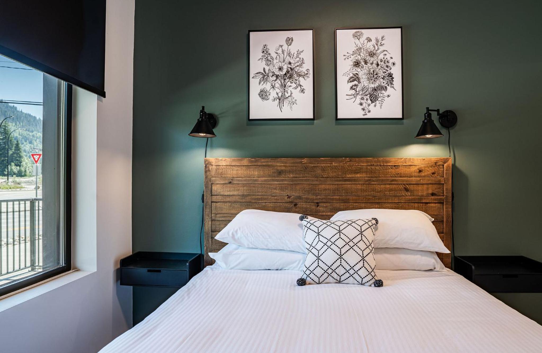 Rustic Retreat by Revelstoke Vacations
