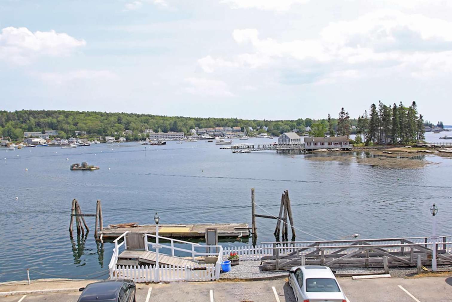 Tugboat Inn