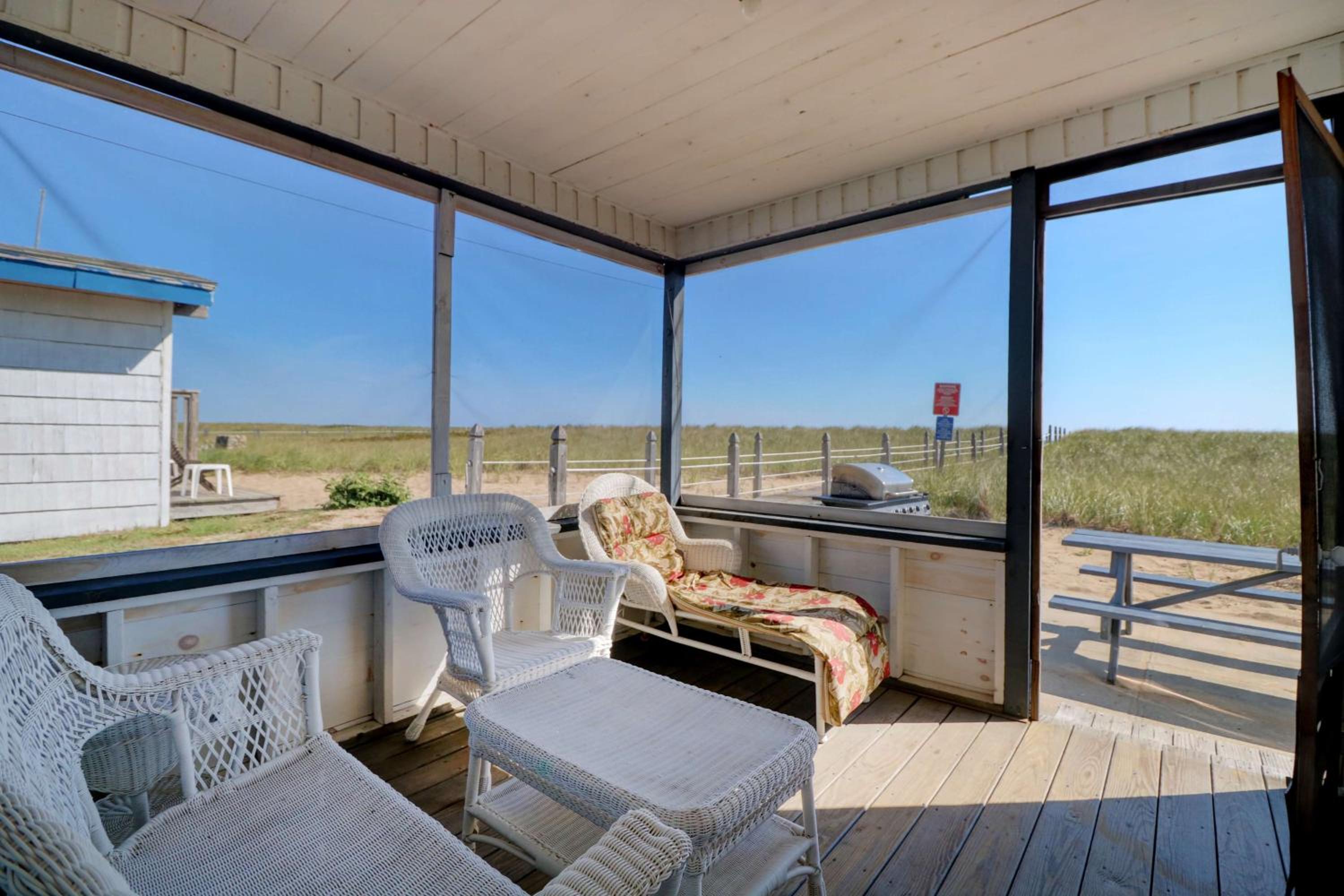 Hotel Waves Oceanfront Resort