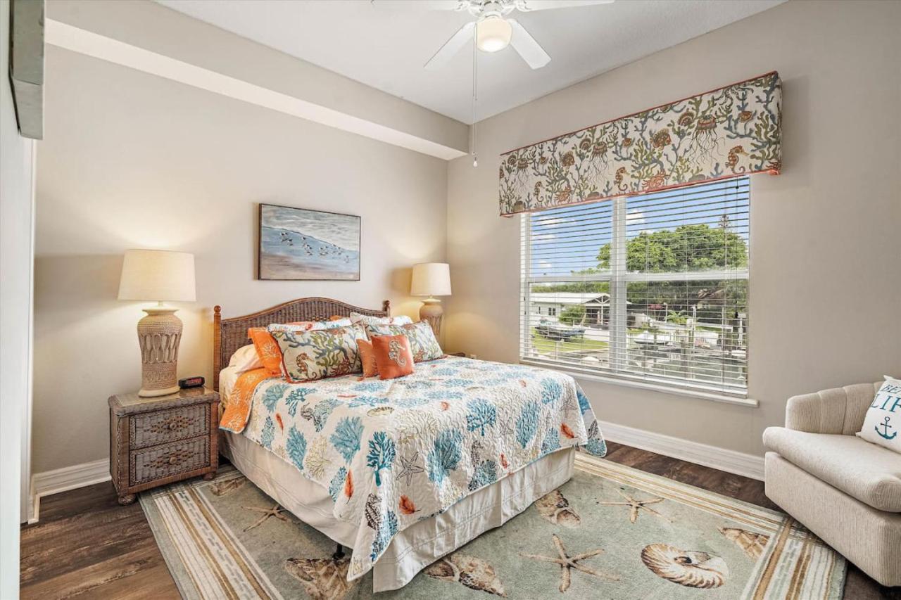 Madeira Bay Resort Bayfront Oasis 1BD 2BA with view 5