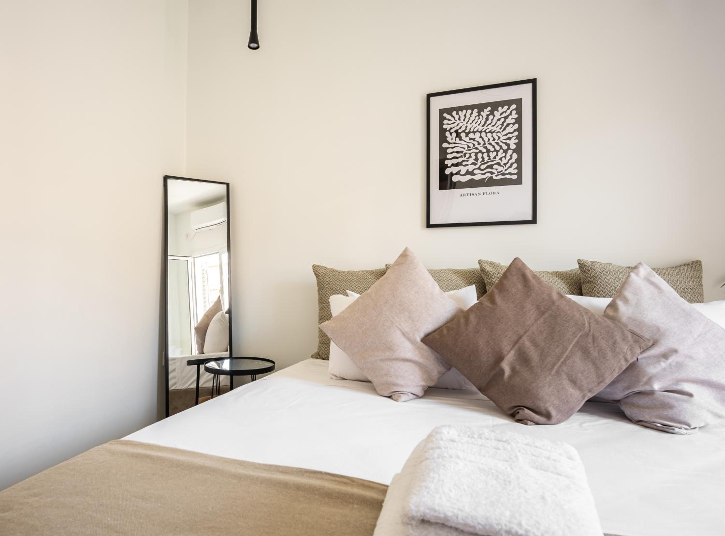 EN Suite 2 Bath Pangrati
