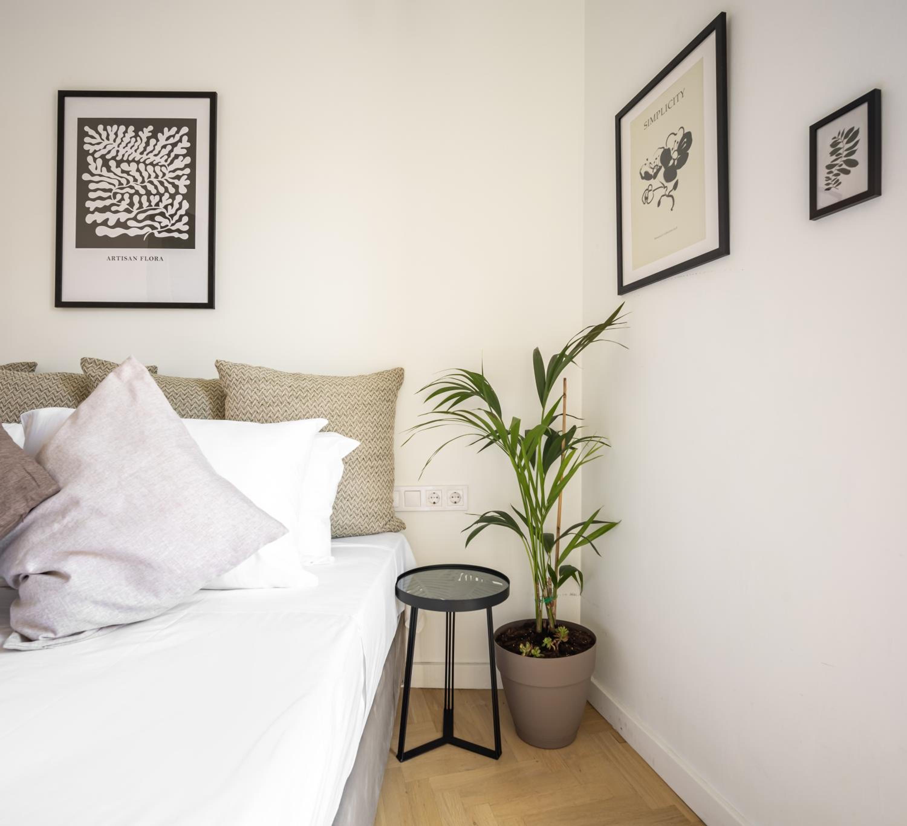 EN Suite 2 Bath Pangrati