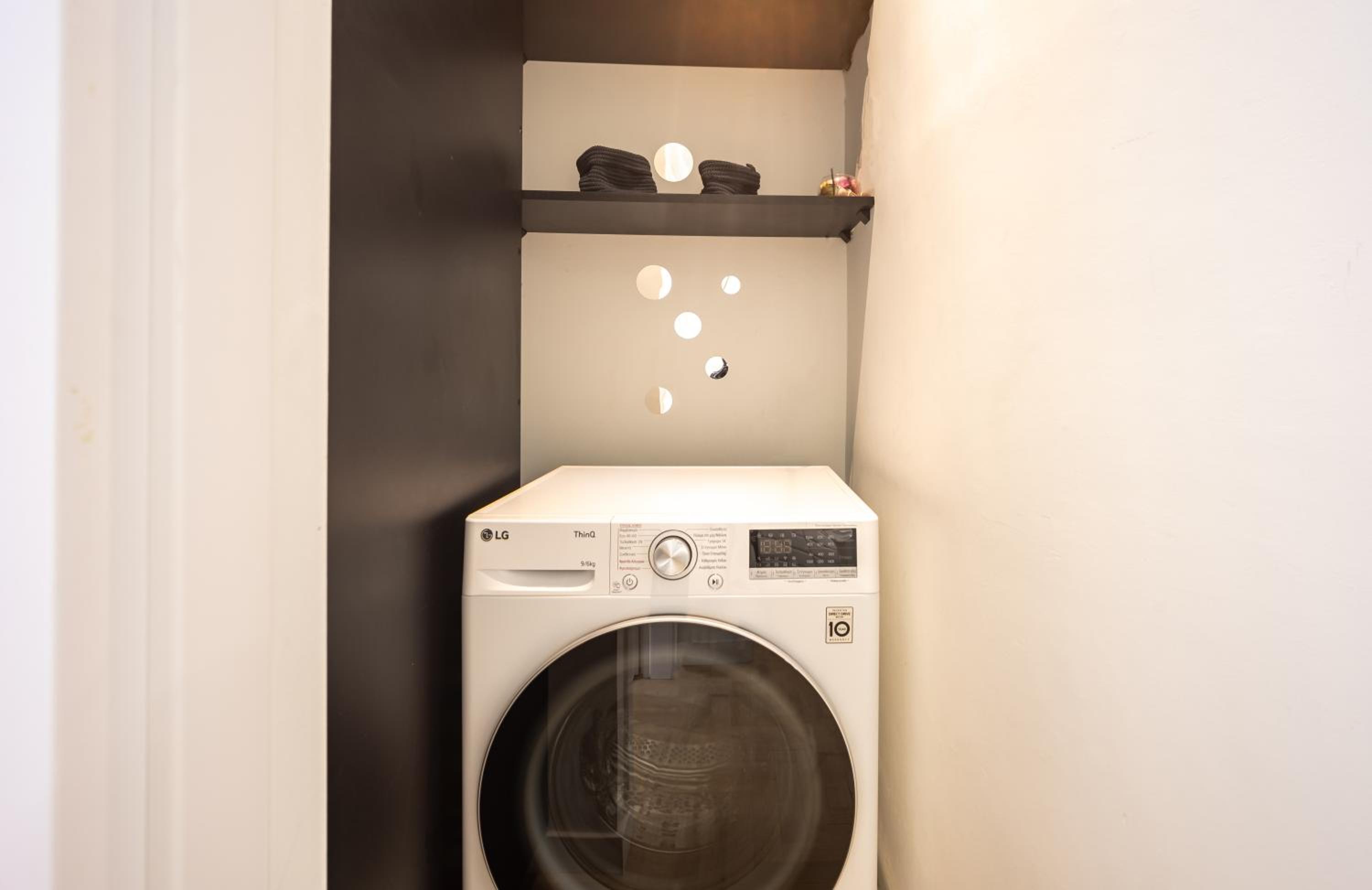EN Suite 2 Bath Pangrati