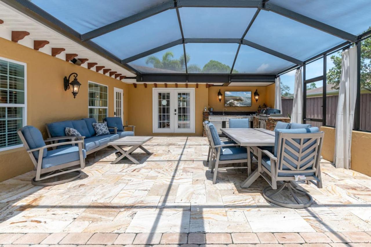 Tarpon Springs Treasure 4BD 2BA Huge Backyard view 3