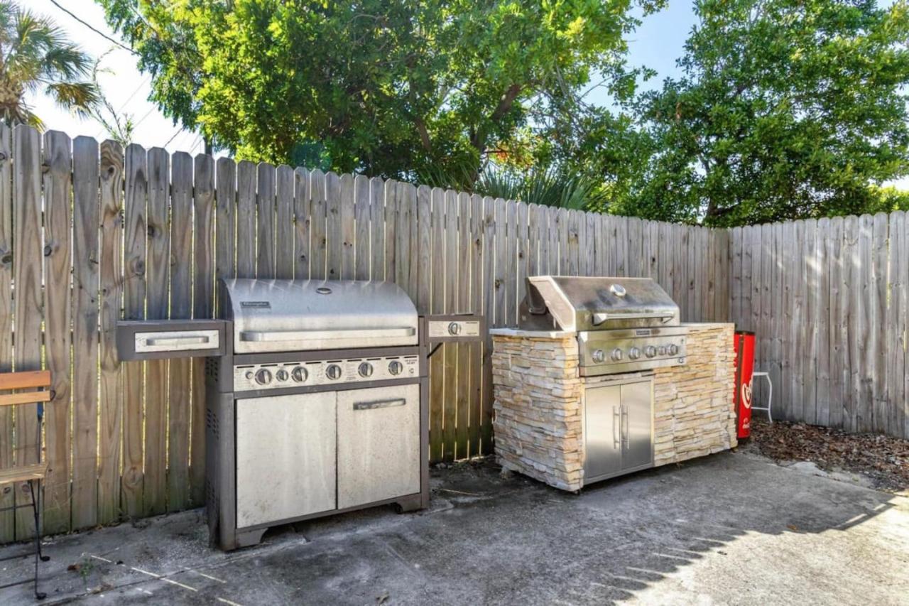 Private Home 5 minutes to Madeira Beach view 2