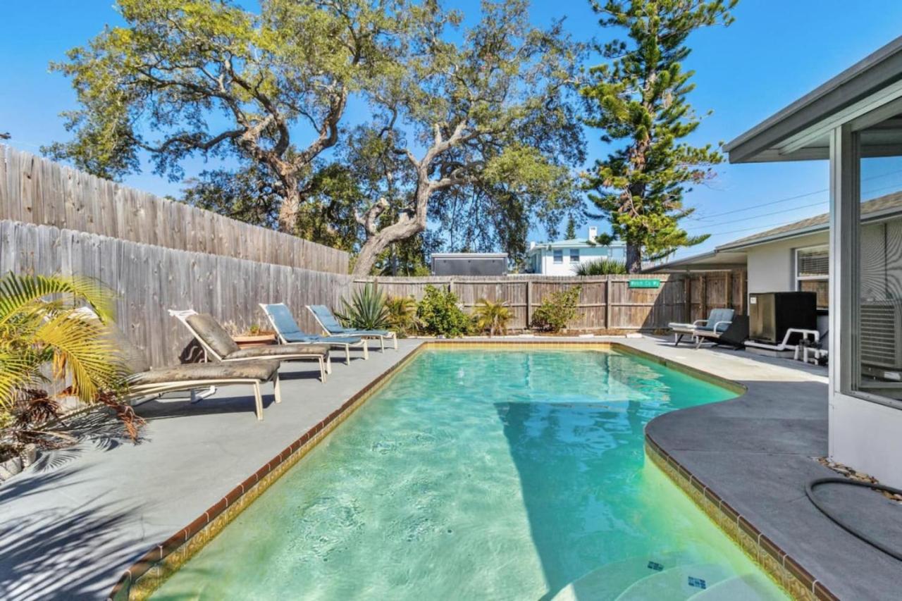Private Home 5 minutes to Madeira Beach view 3