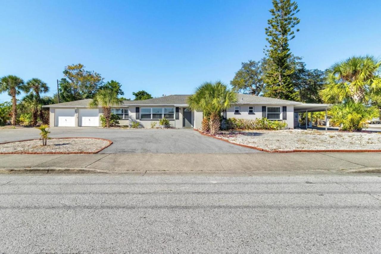 Private Home 5 minutes to Madeira Beach view 5