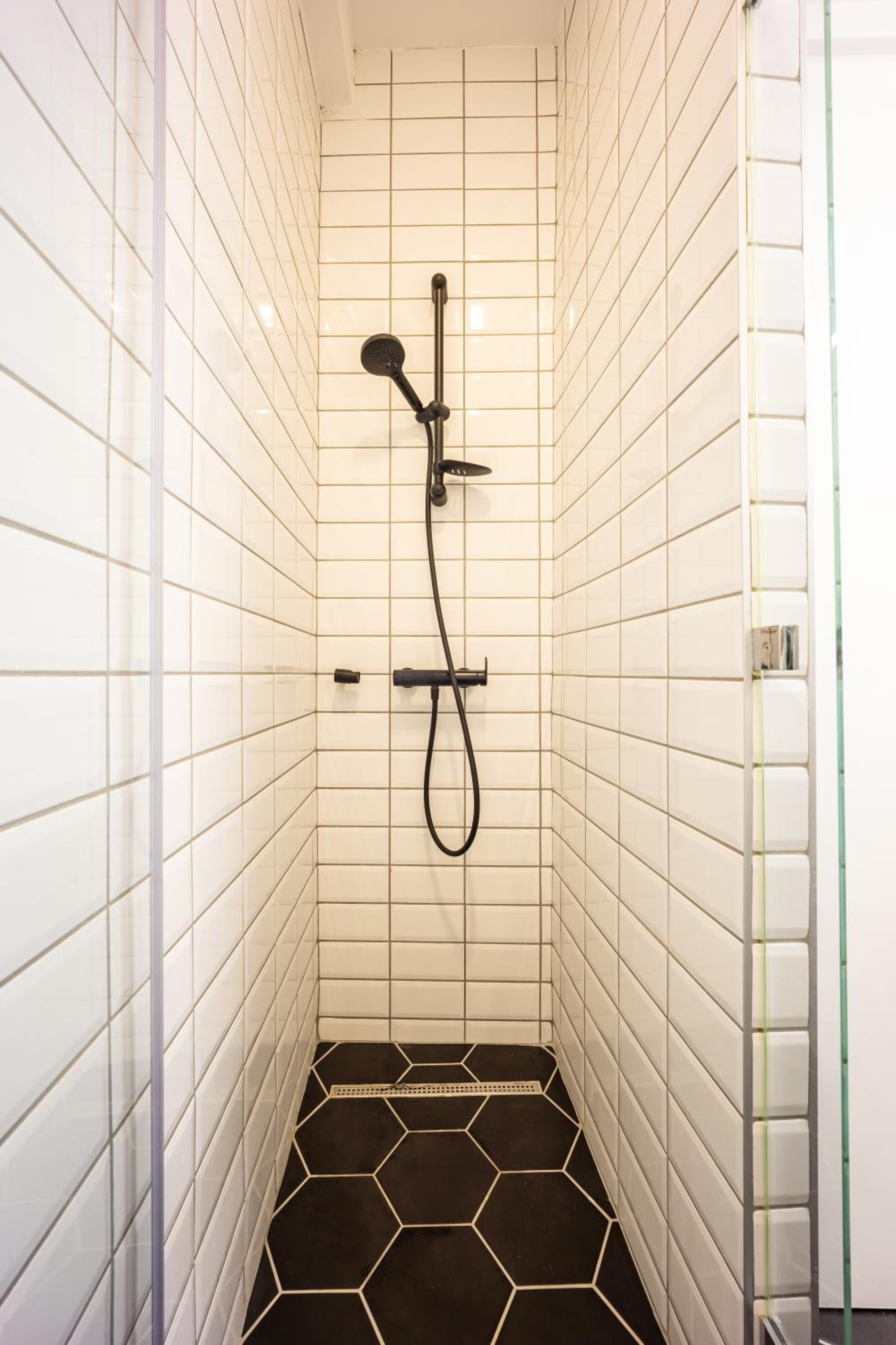 EN Suite 2 Bath Pangrati