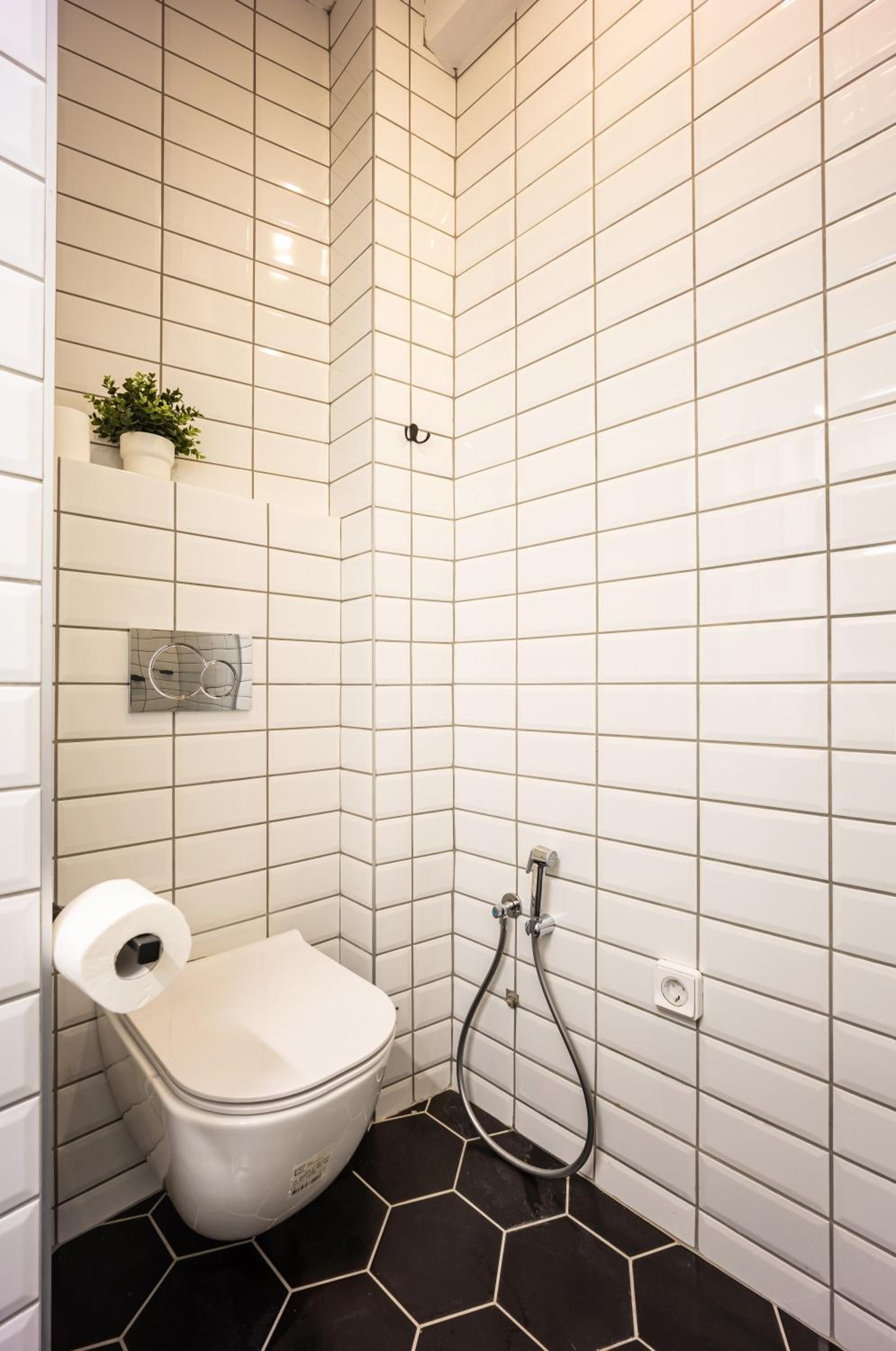 EN Suite 2 Bath Pangrati