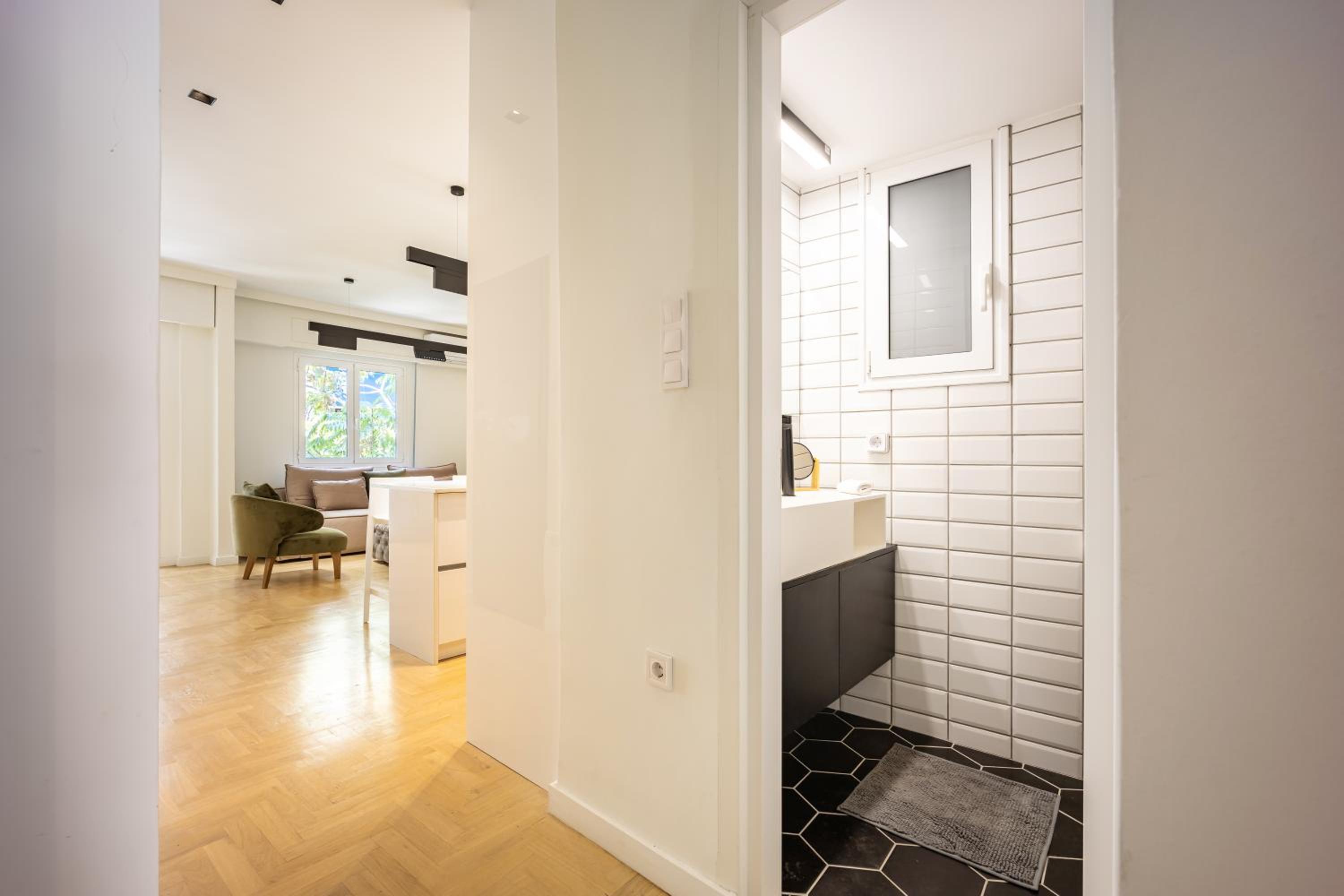 EN Suite 2 Bath Pangrati