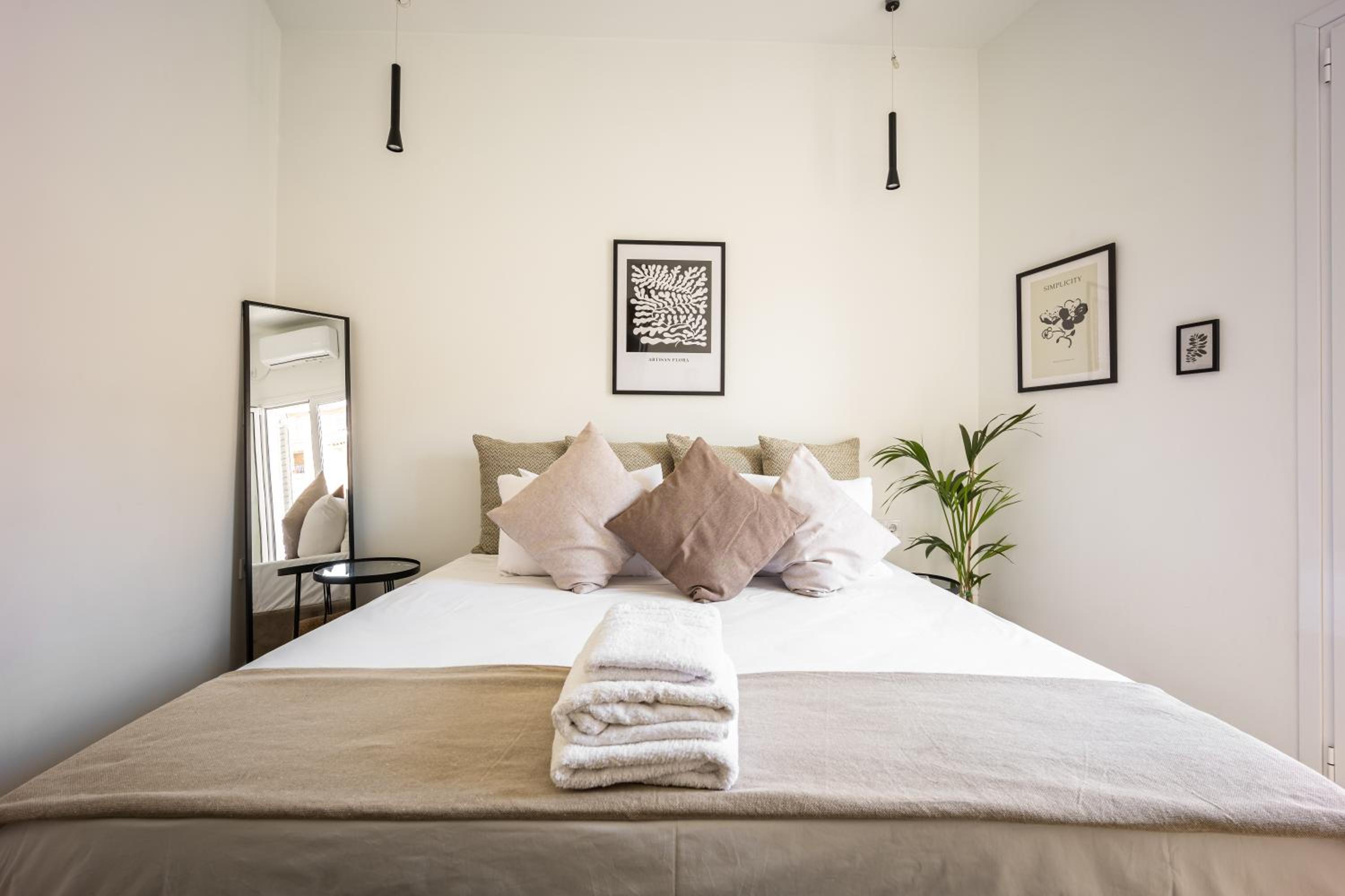 EN Suite 2 Bath Pangrati