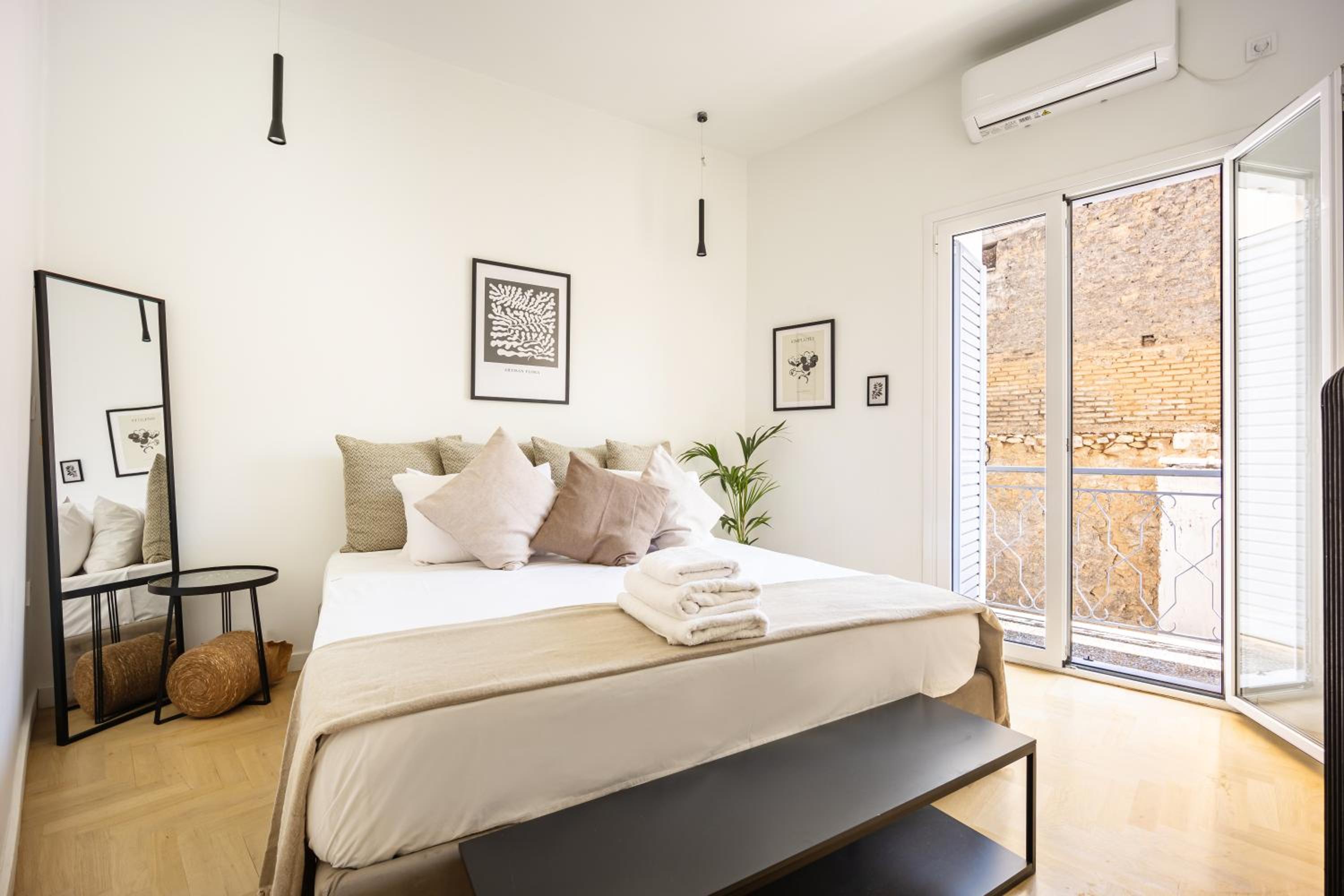 EN Suite 2 Bath Pangrati