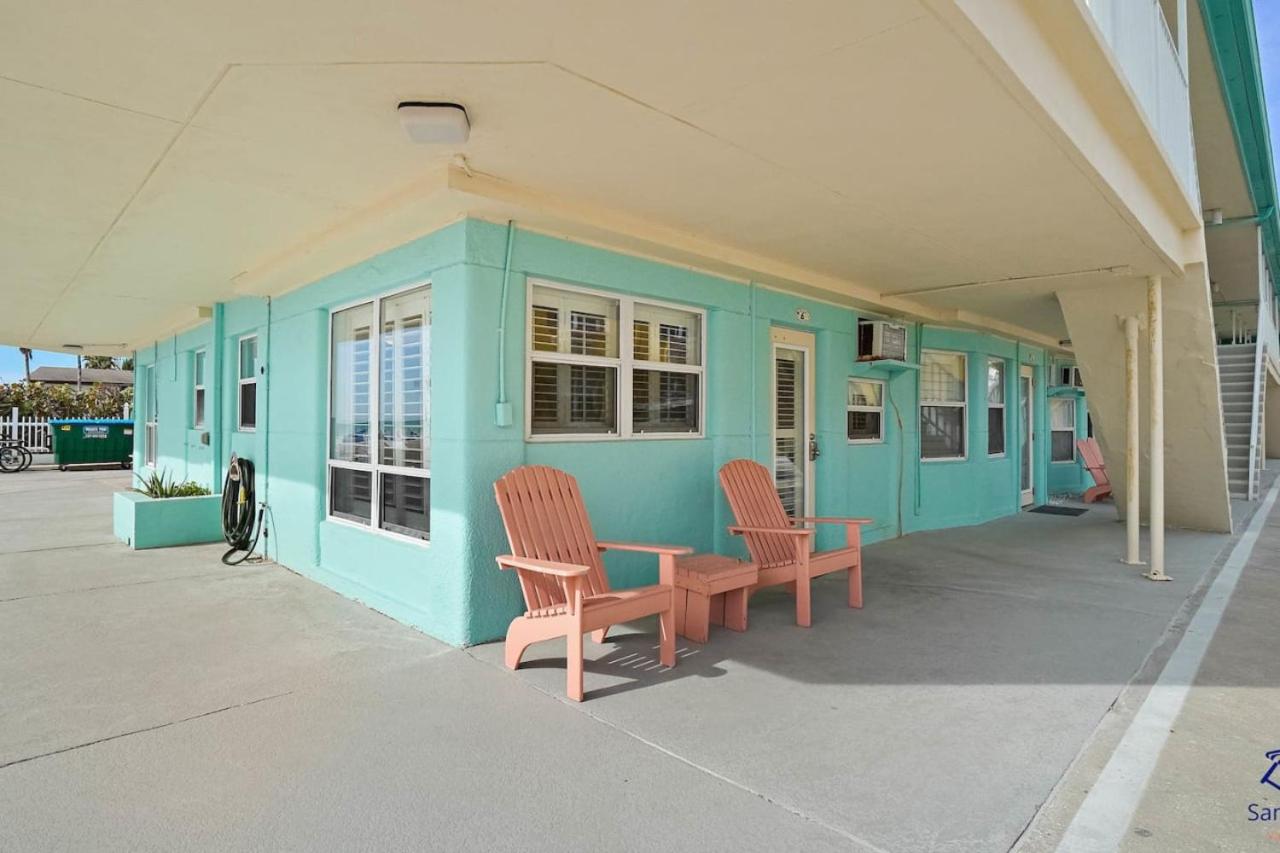 Sea Rocket 6 Beachfront Beauty in North view 4