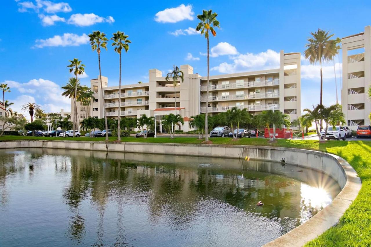 NEW Stunning Bahia Vista Condo 8 410 view 5